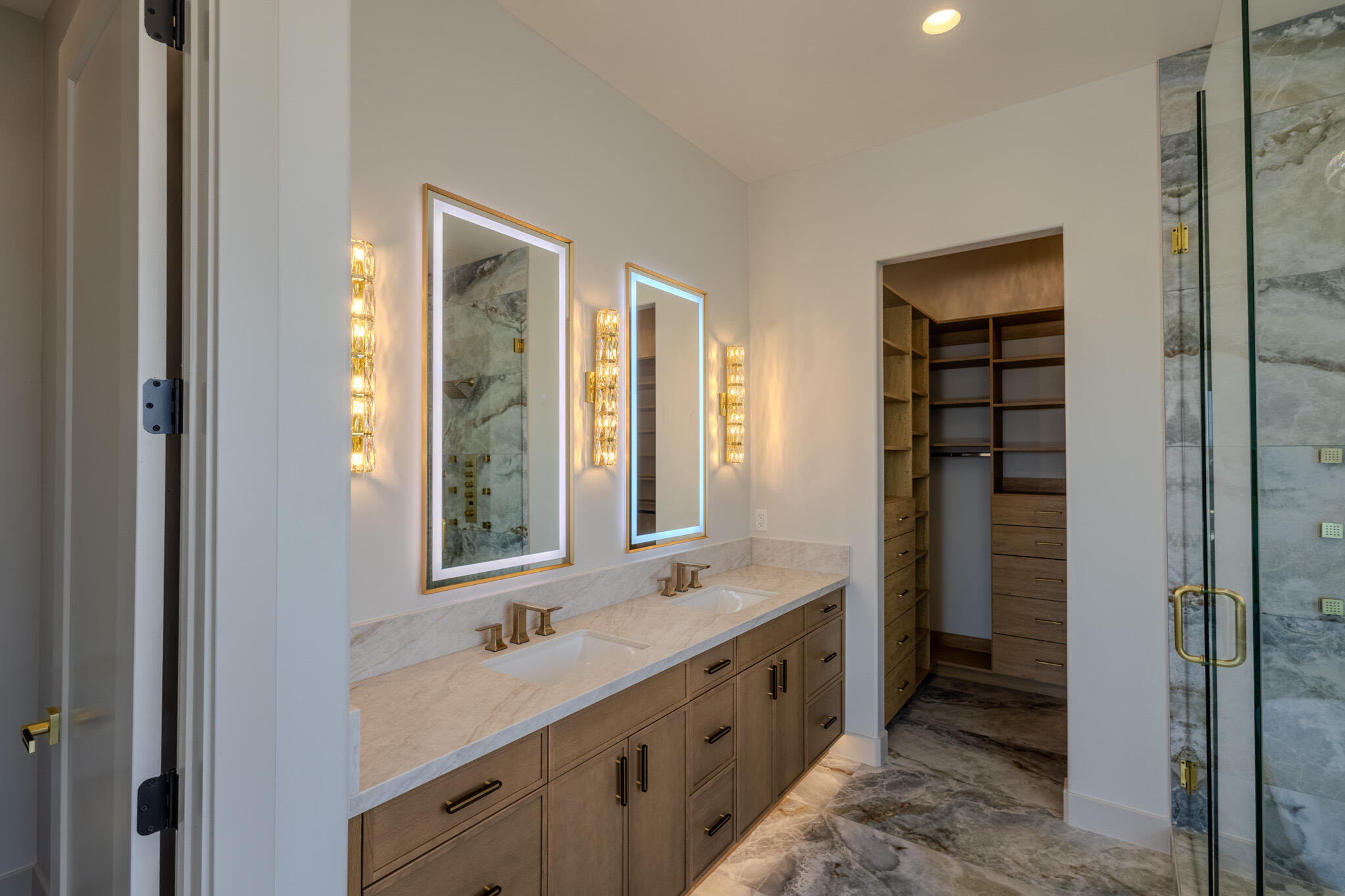 MOUNTAIN VIEW ESTATES - Residential