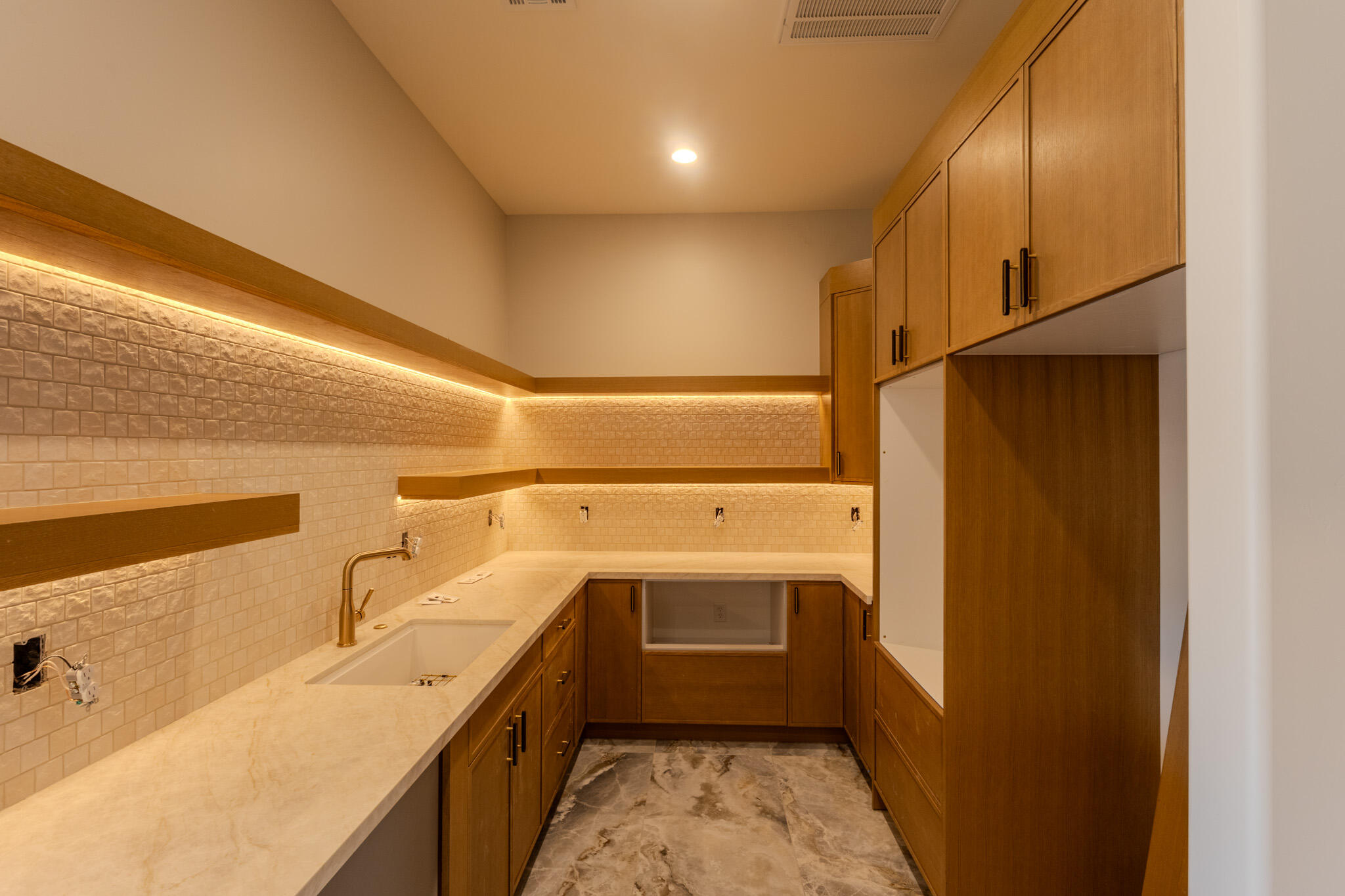 MOUNTAIN VIEW ESTATES - Residential