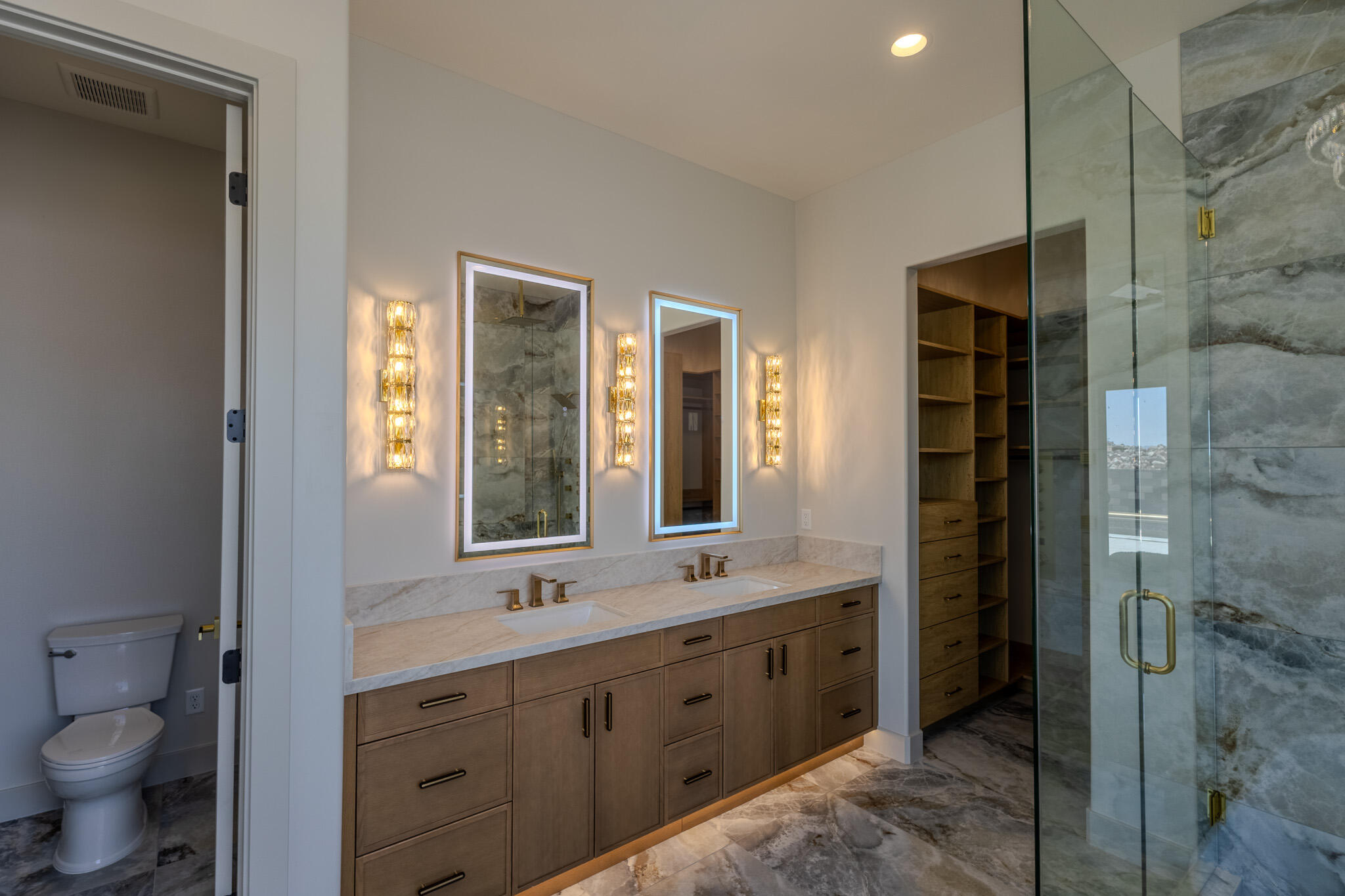 MOUNTAIN VIEW ESTATES - Residential