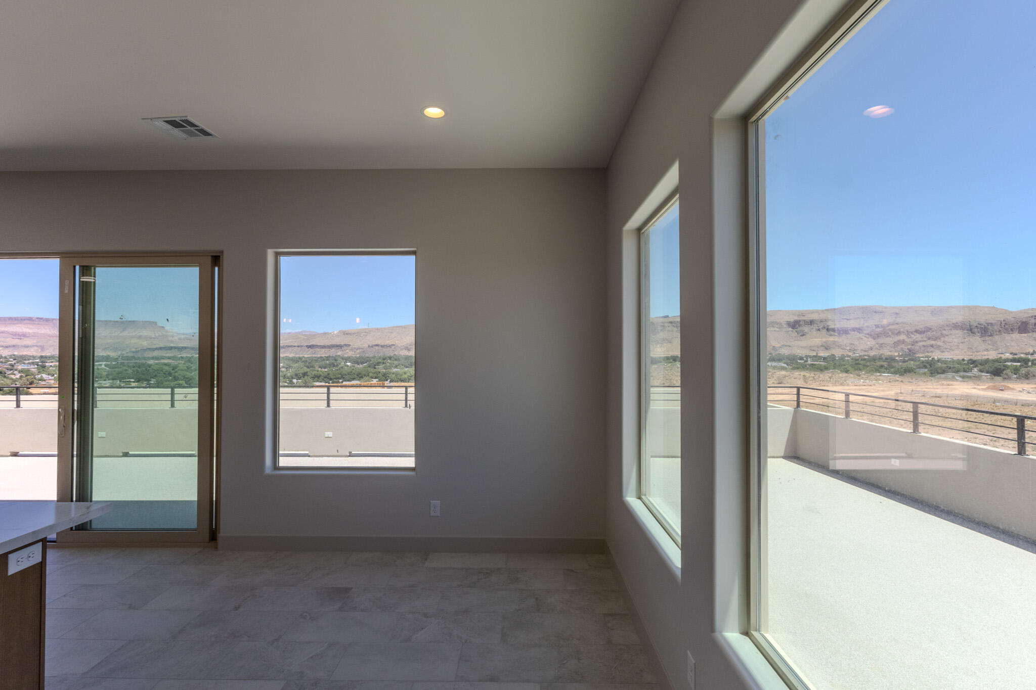 MOUNTAIN VIEW ESTATES - Residential