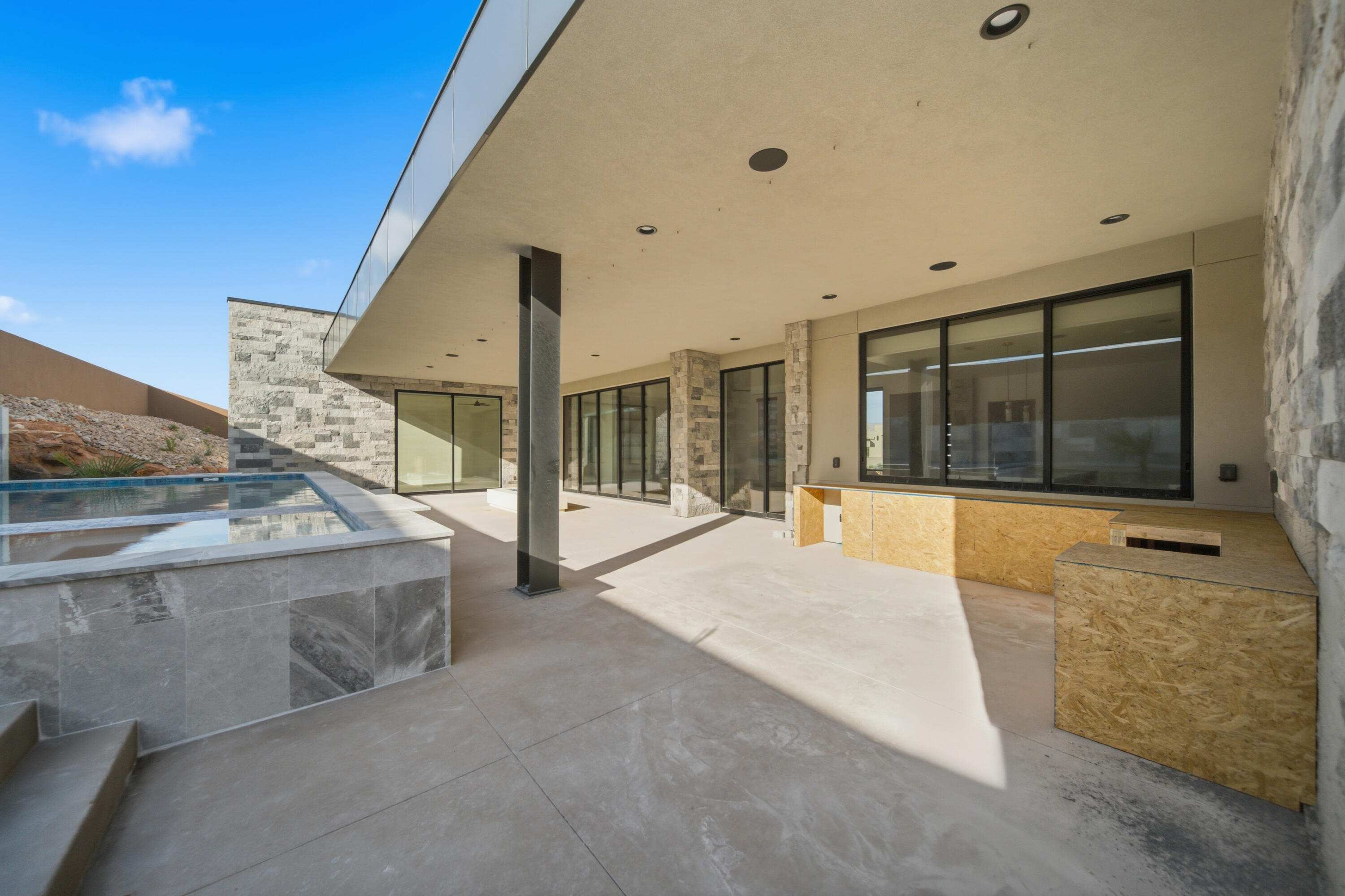 ESTATES AT SAND HOLLOW - Residential
