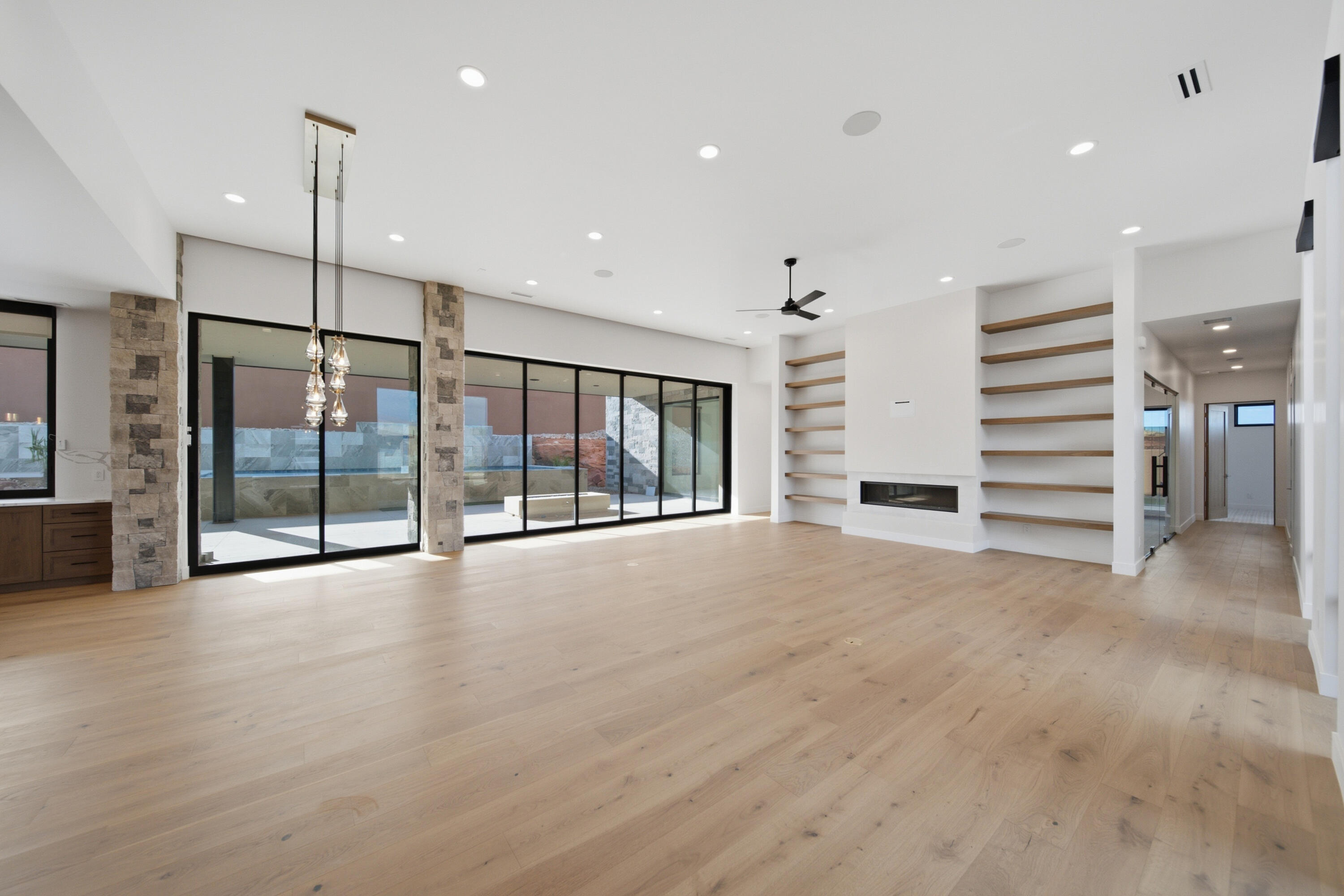 ESTATES AT SAND HOLLOW - Residential