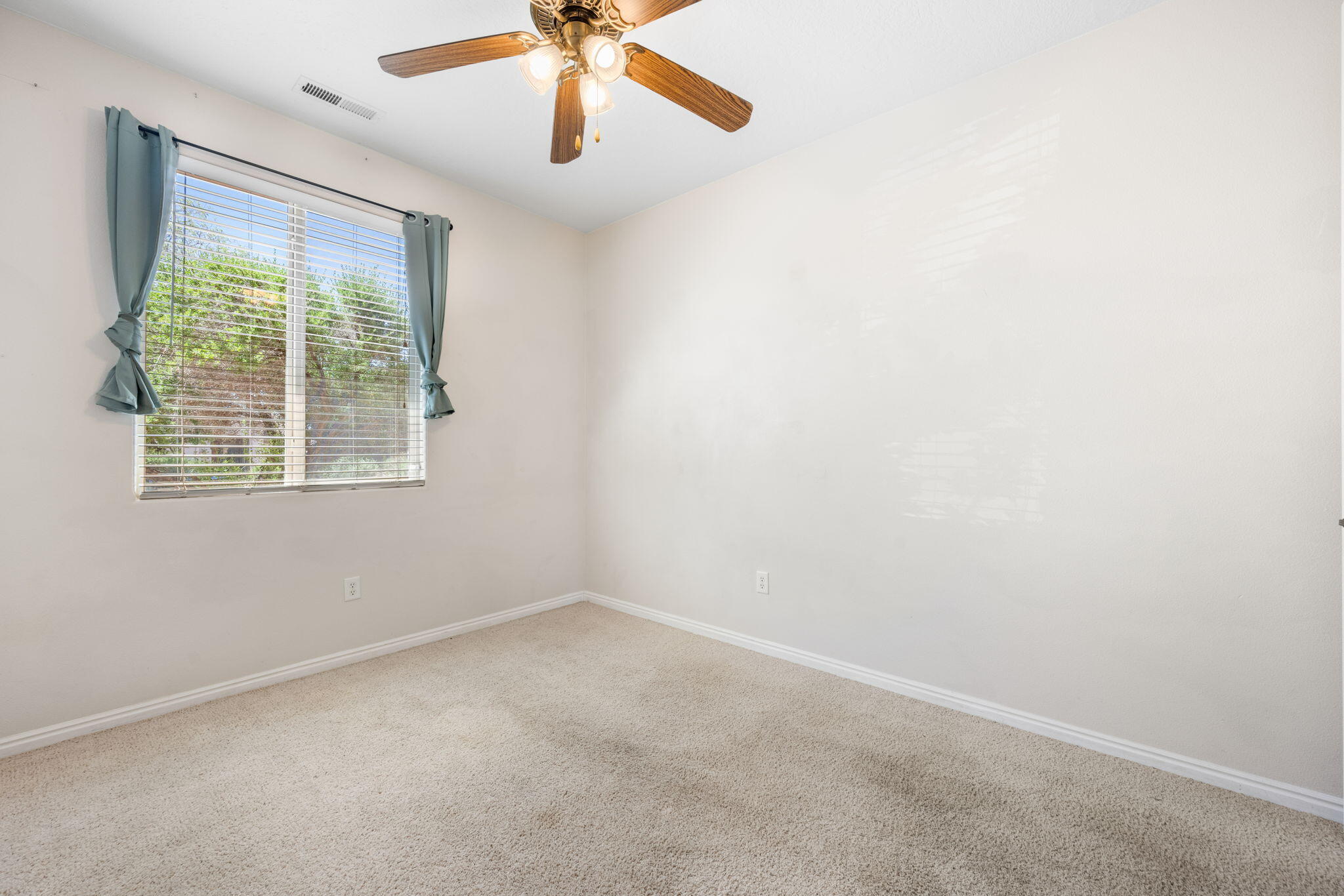 CORAL CANYON - Residential