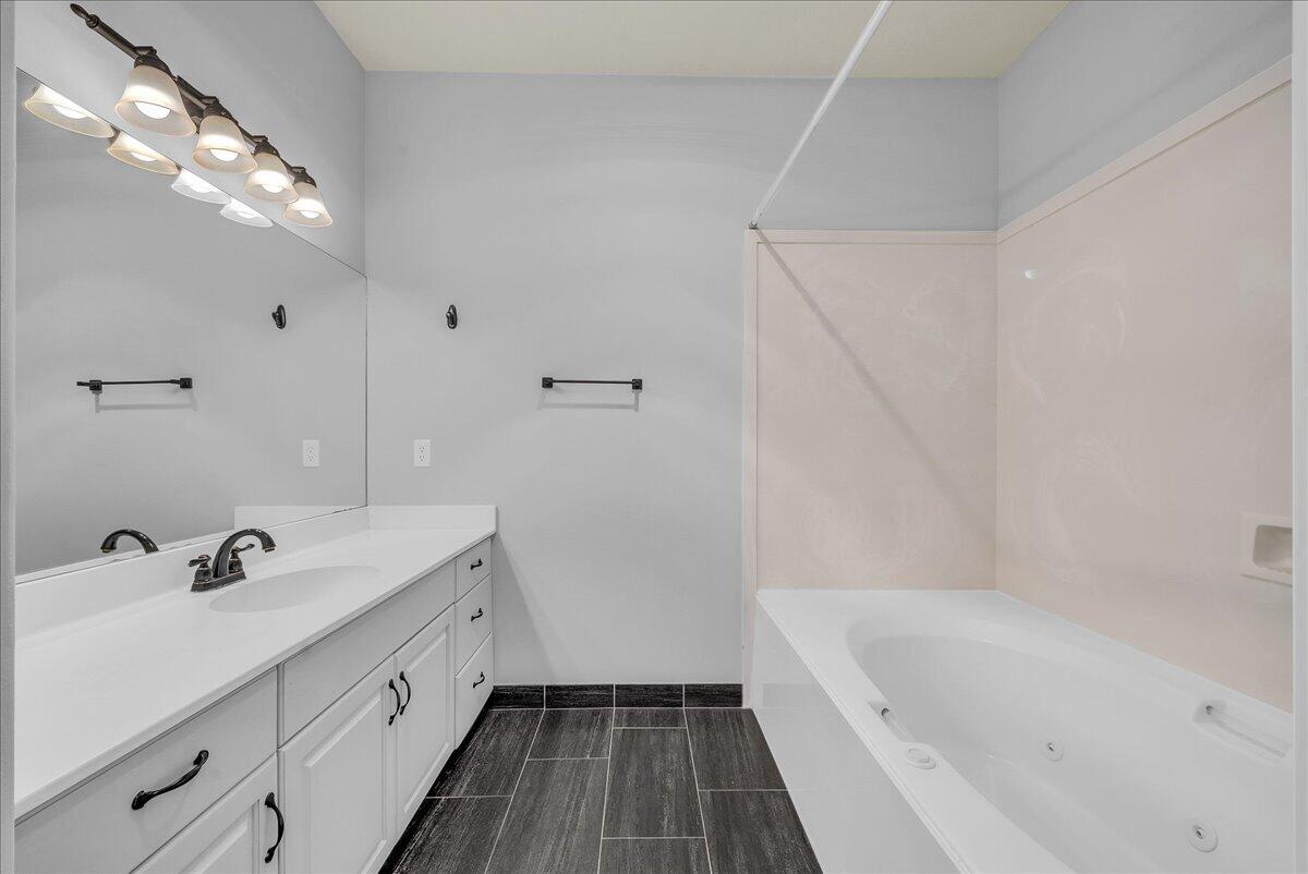 RED CANYON TOWNHOMES - Residential