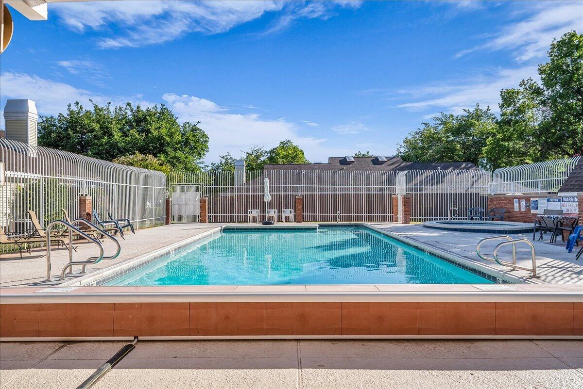 RED CANYON TOWNHOMES - Residential