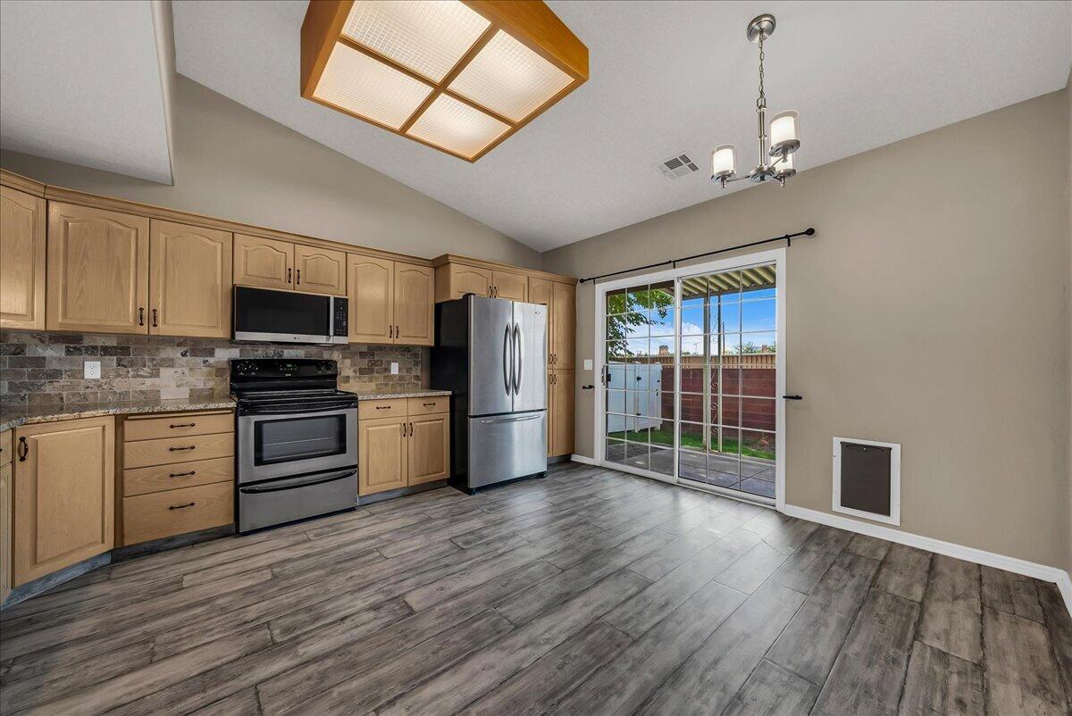 RED CANYON TOWNHOMES - Residential