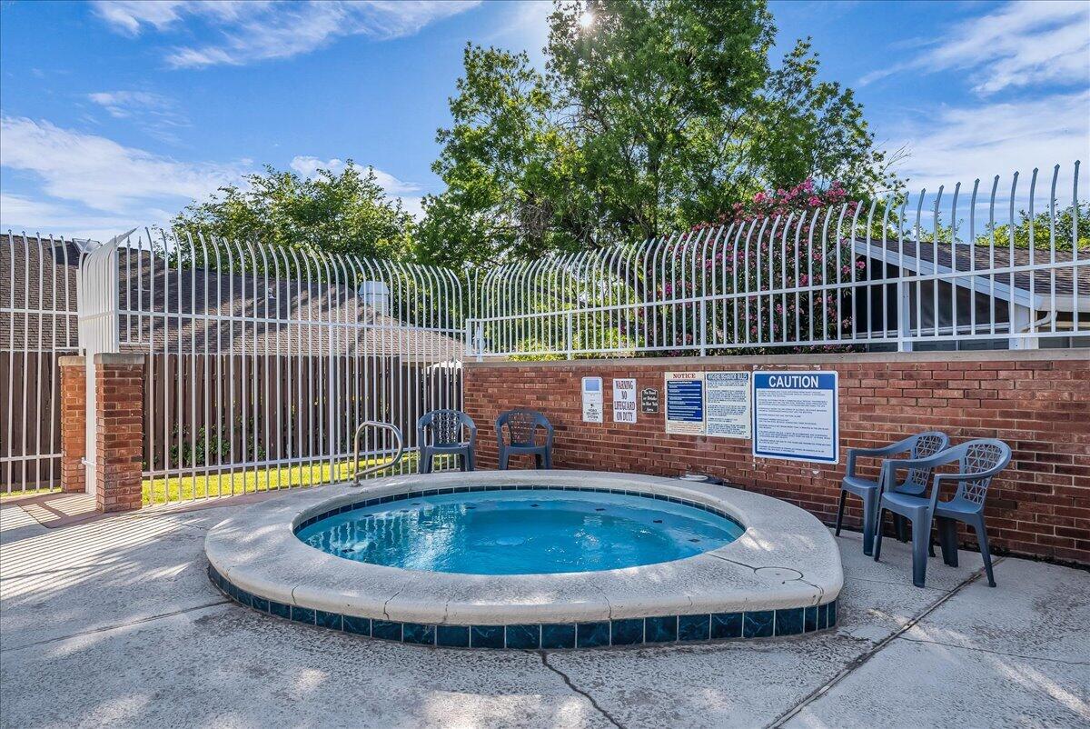 RED CANYON TOWNHOMES - Residential