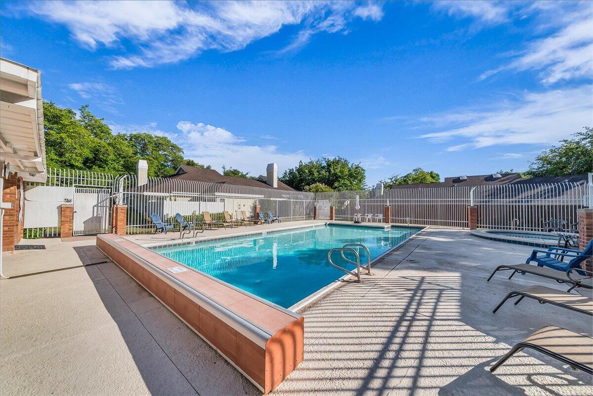 RED CANYON TOWNHOMES - Residential