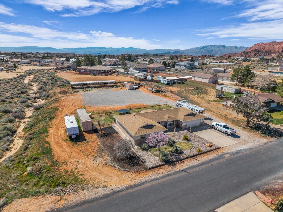 WINCHESTER HILLS - Residential