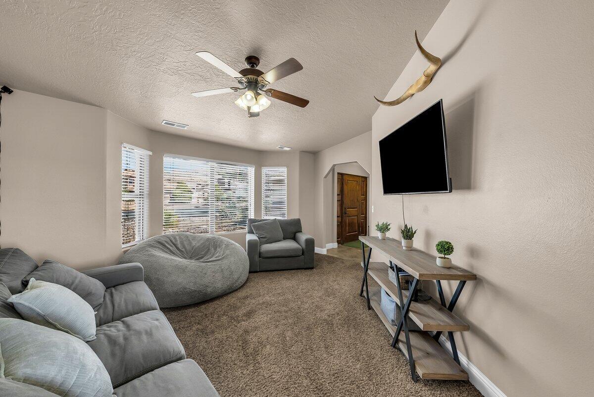 WINCHESTER HILLS - Residential