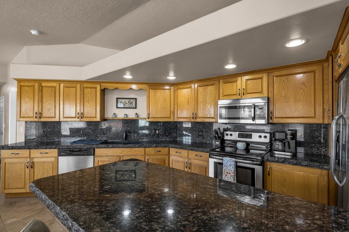 WINCHESTER HILLS - Residential