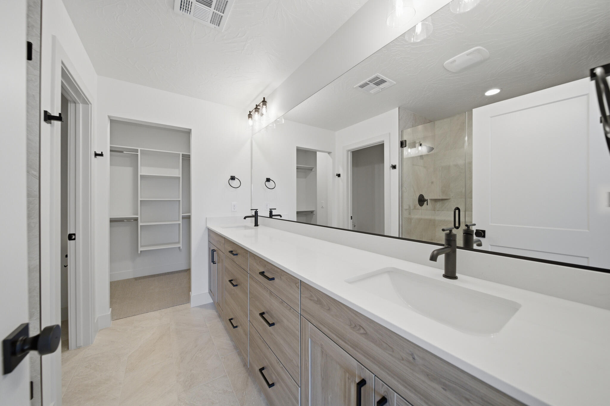 WHITE DOME TOWNHOMES - Residential
