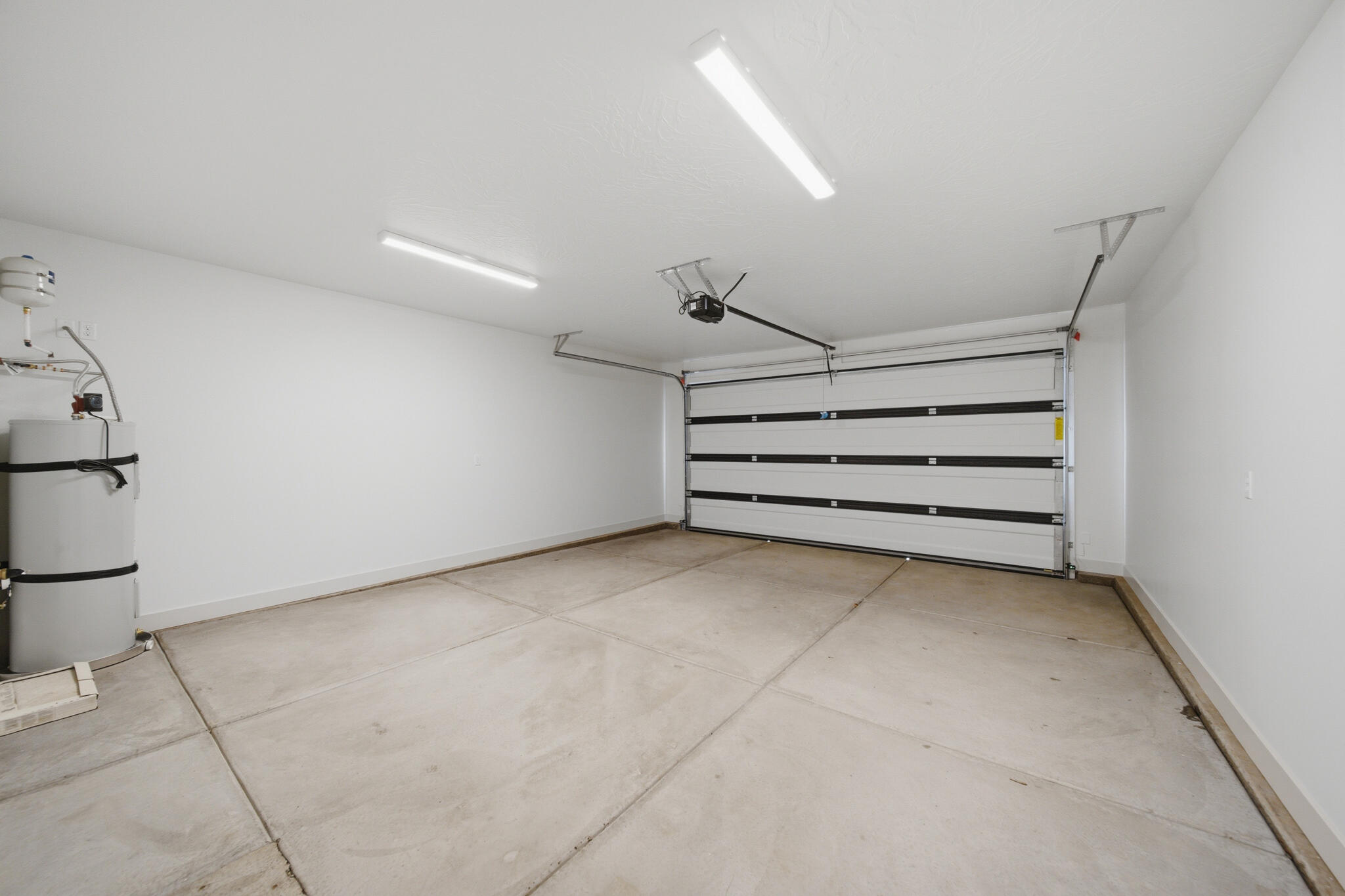 WHITE DOME TOWNHOMES - Residential