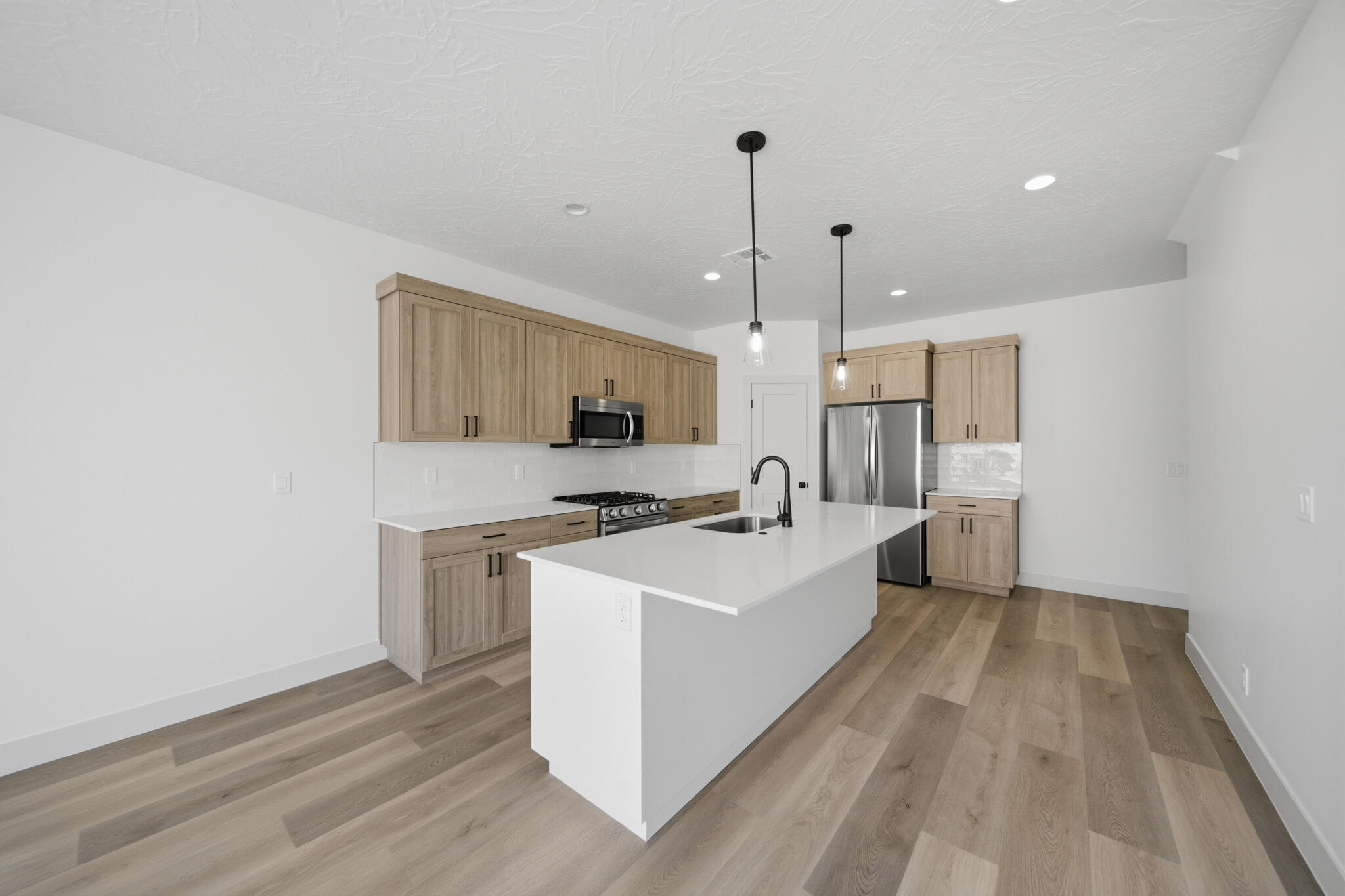 WHITE DOME TOWNHOMES - Residential
