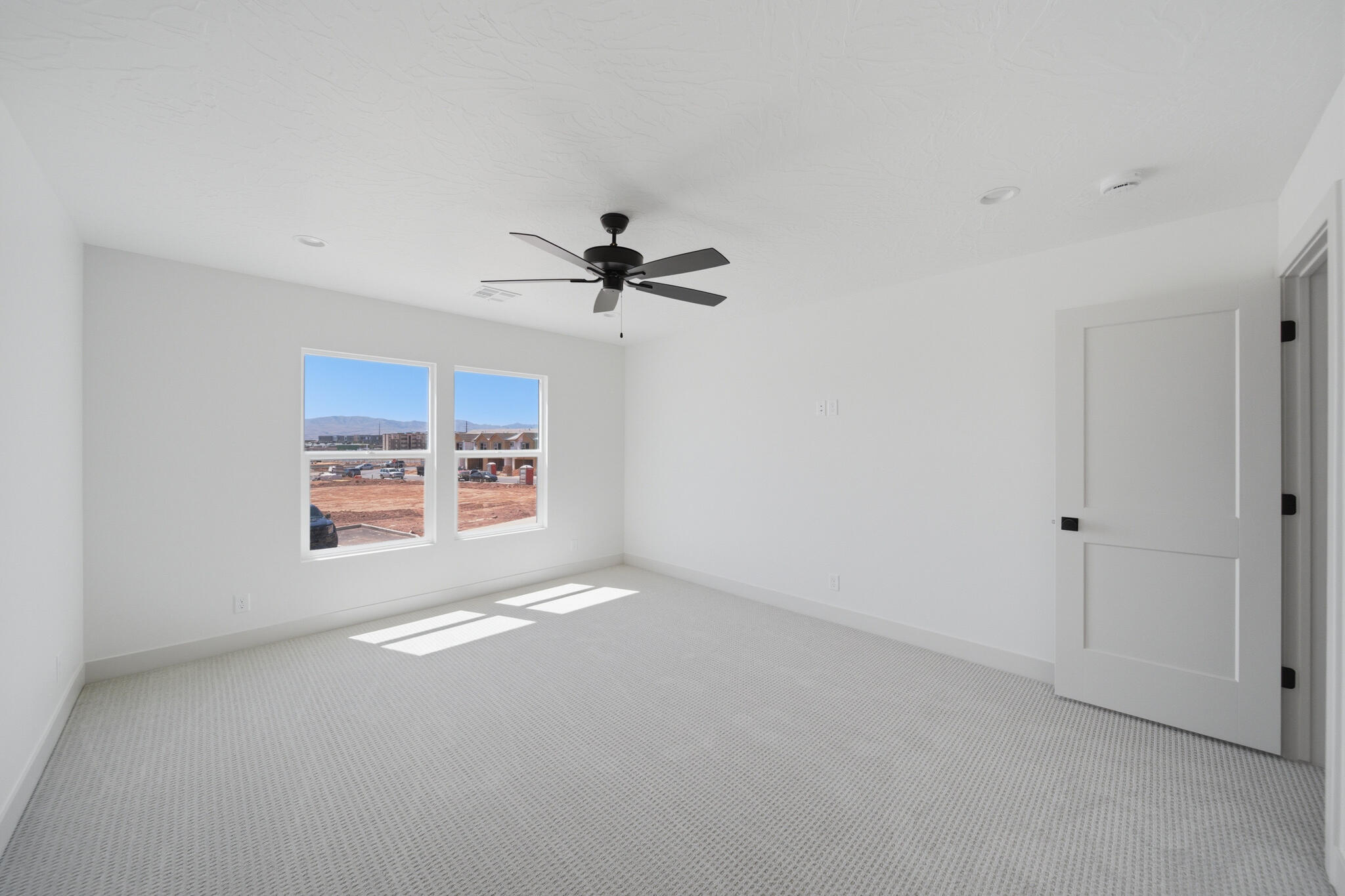 WHITE DOME TOWNHOMES - Residential