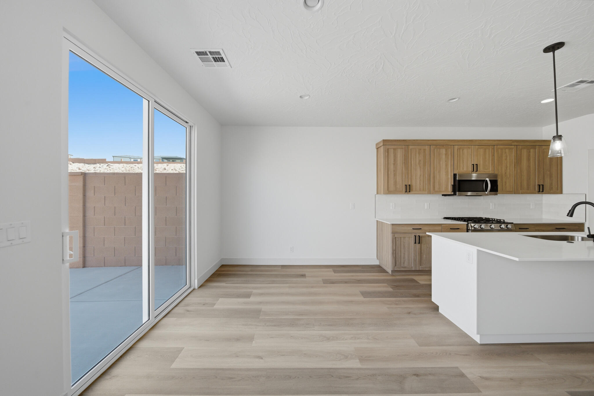 WHITE DOME TOWNHOMES - Residential