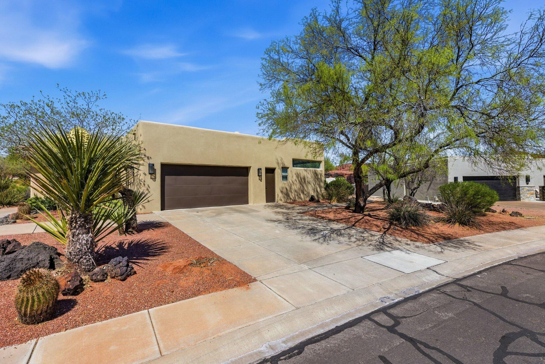 ENTRADA LAVA COVE - Residential