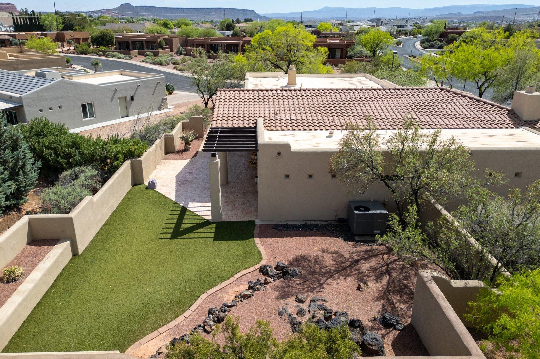 ENTRADA LAVA COVE - Residential