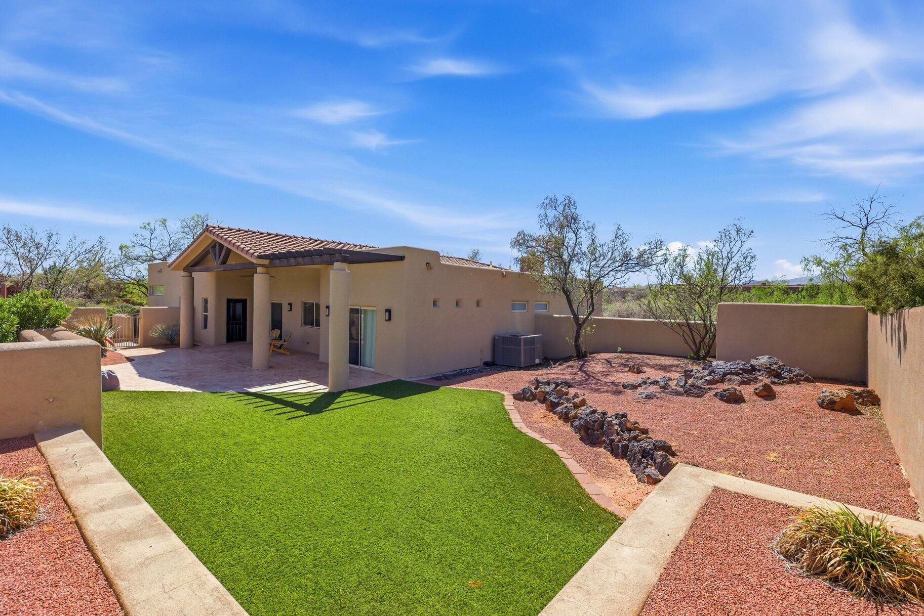 ENTRADA LAVA COVE - Residential