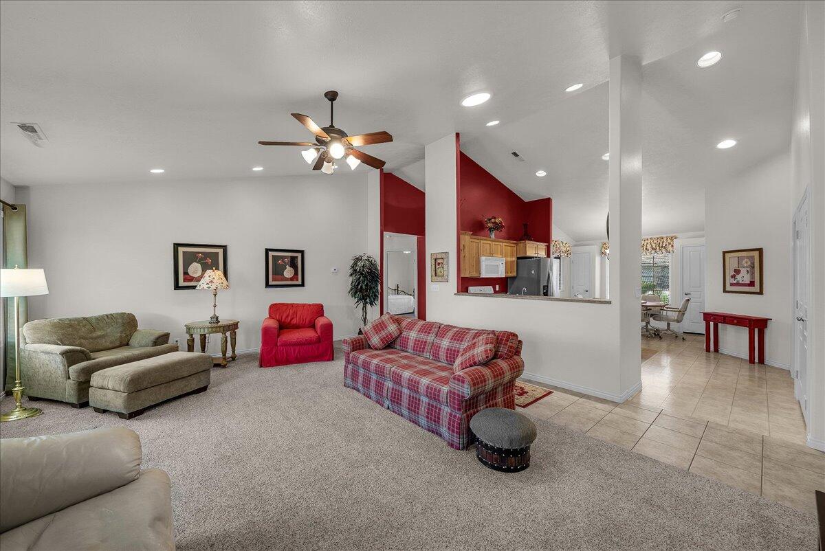 FOX BOROUGH - Residential