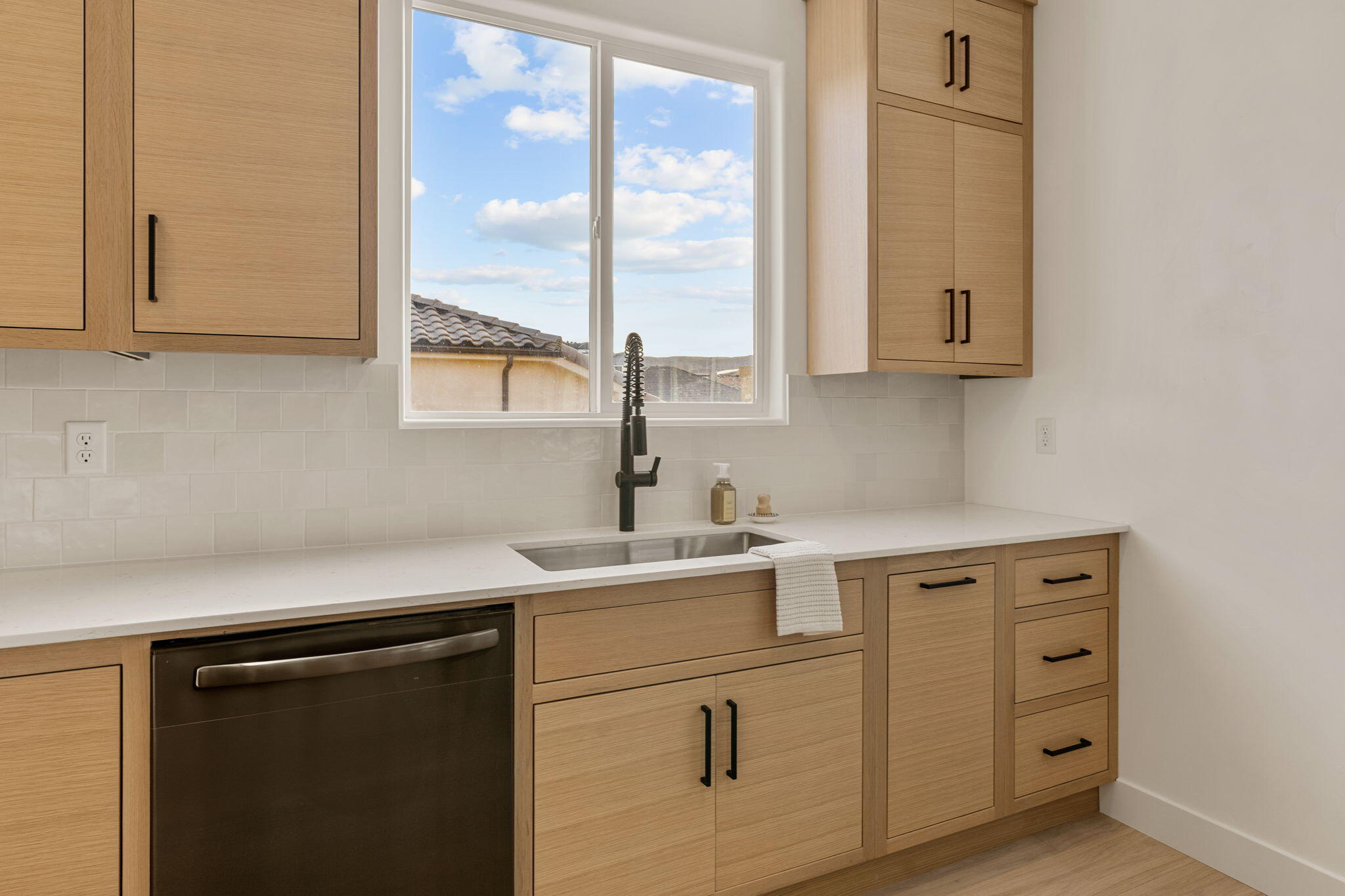 SCENIC POINTE - Residential