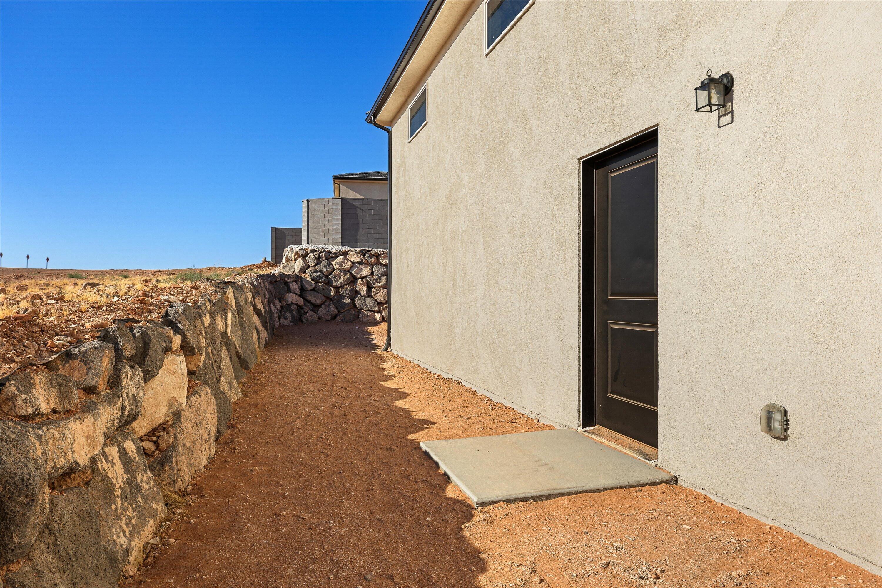RED SLATE ESTATES - Residential