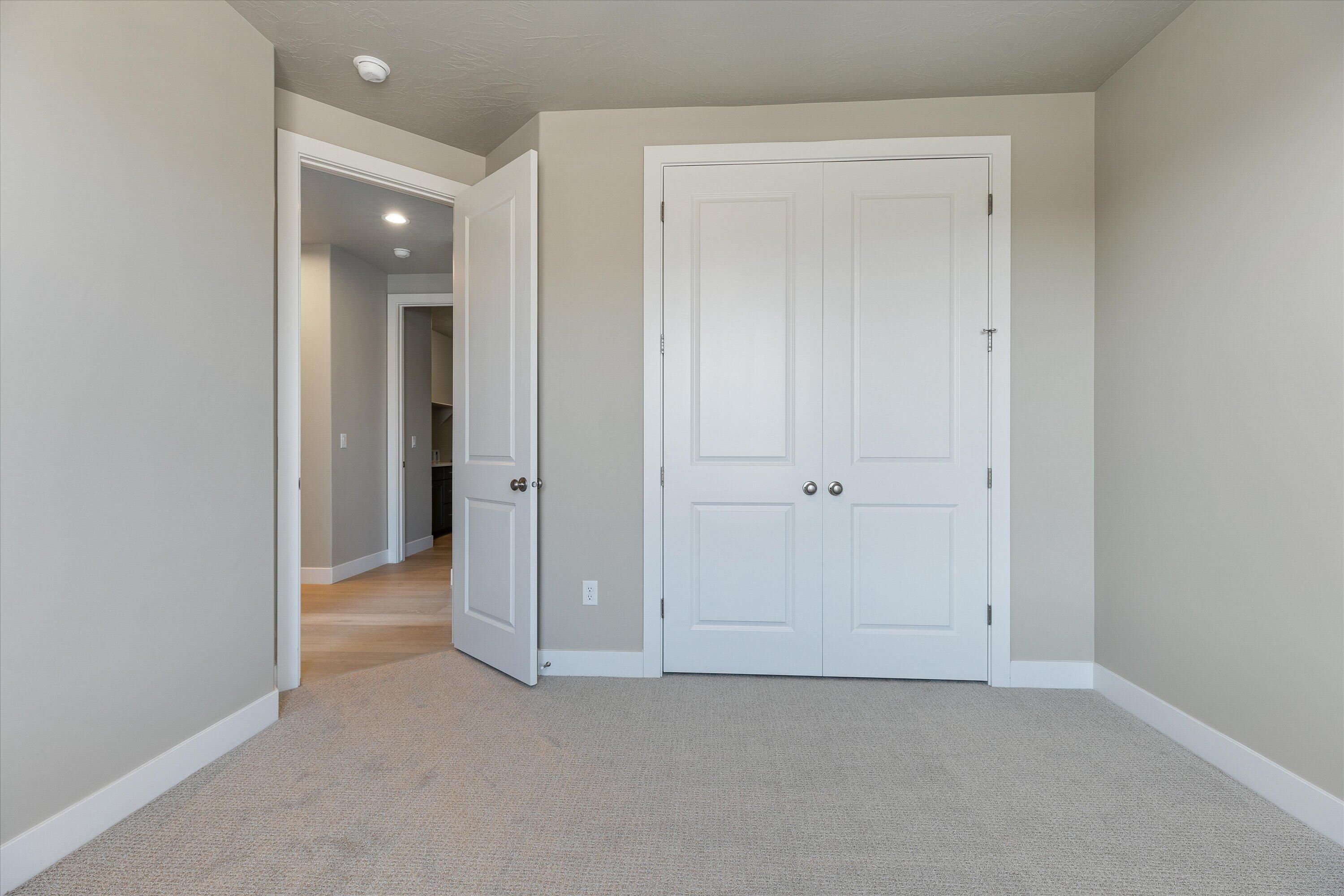 RED SLATE ESTATES - Residential
