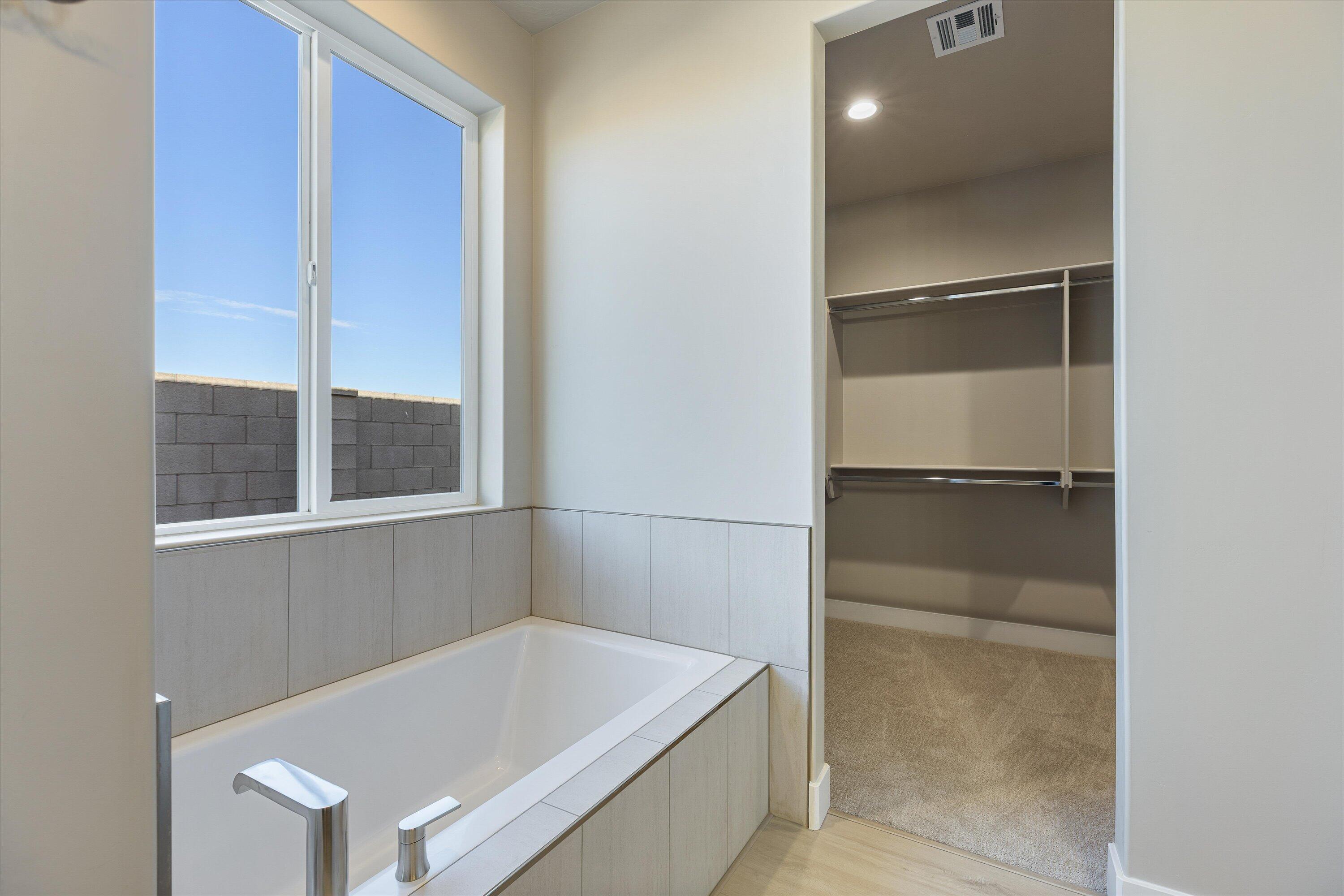 RED SLATE ESTATES - Residential