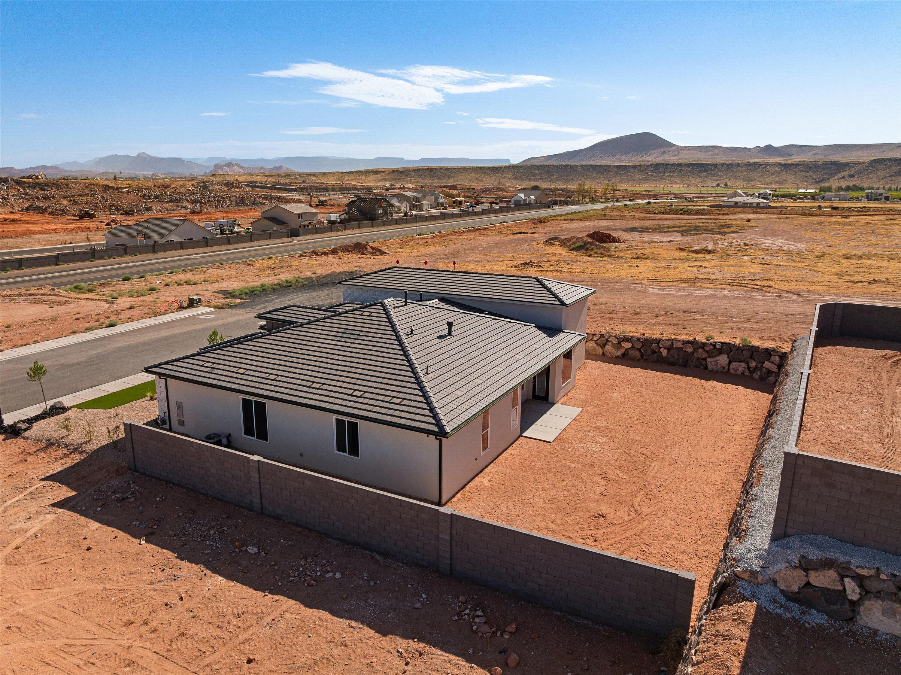 RED SLATE ESTATES - Residential