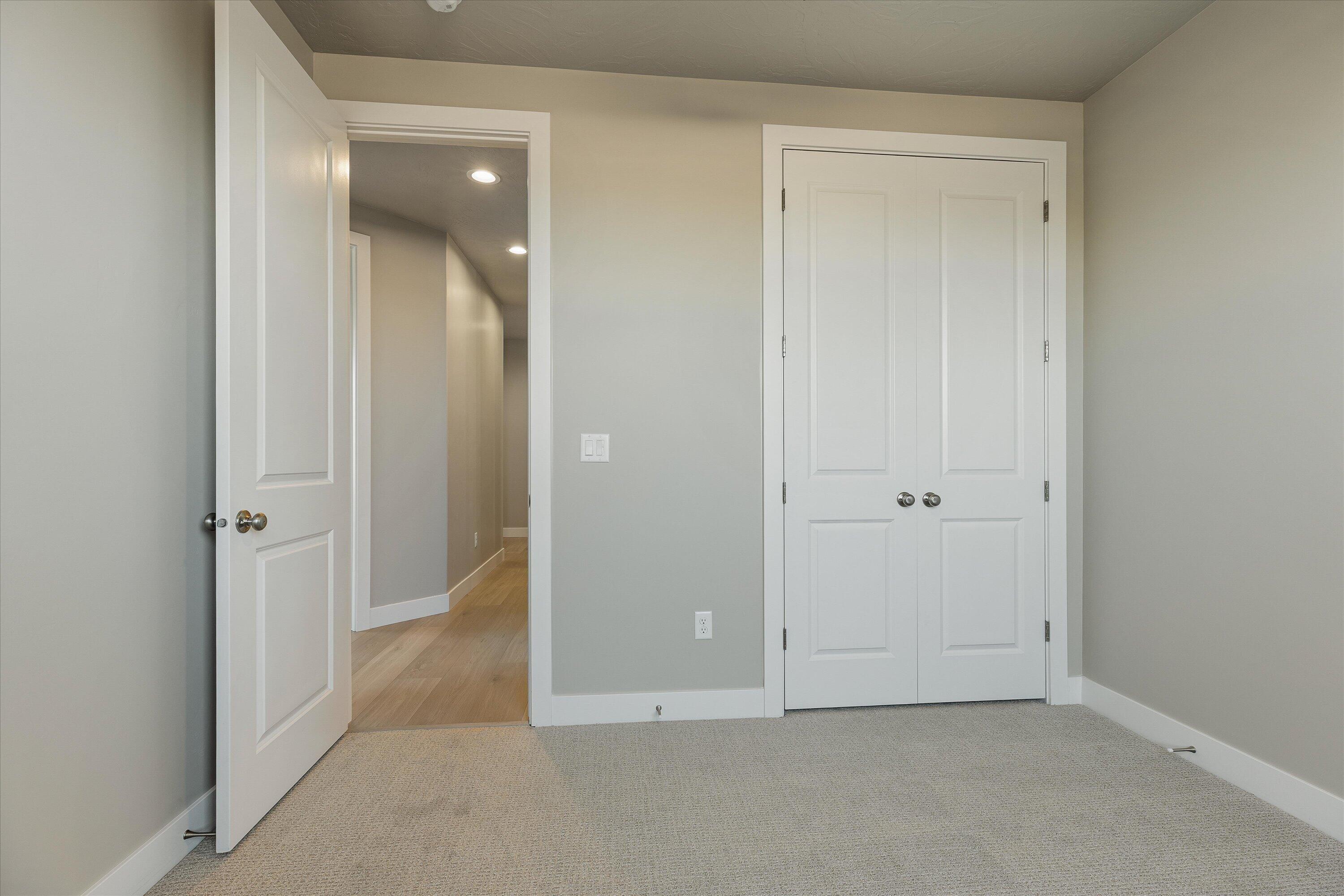 RED SLATE ESTATES - Residential