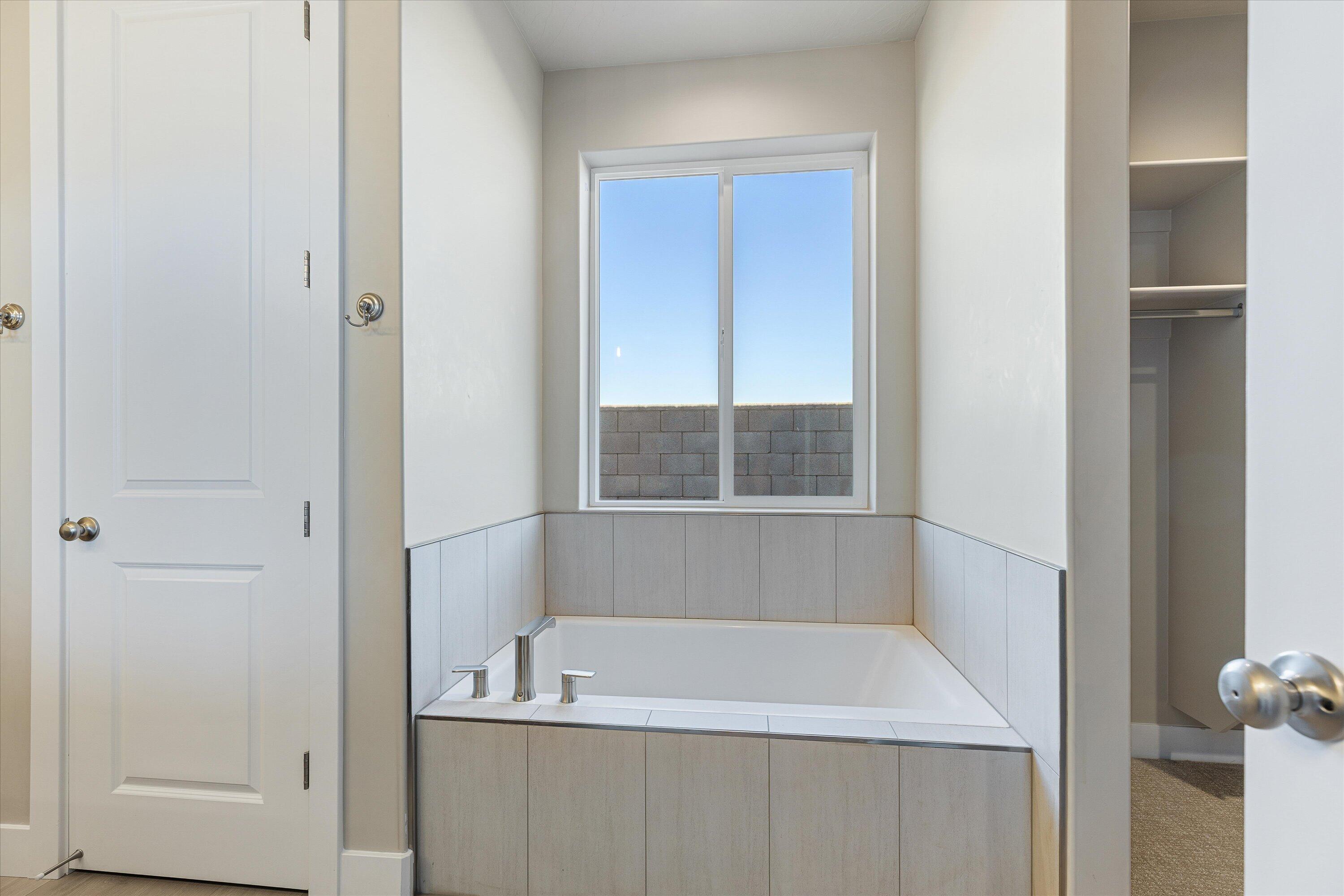 RED SLATE ESTATES - Residential
