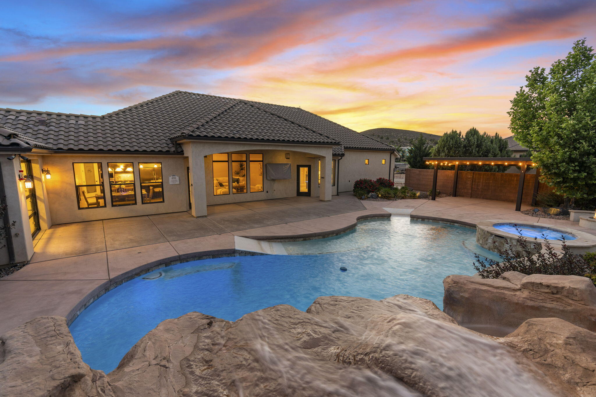 CANYON TRAILS AT DAMMERON VALLEY - Residential