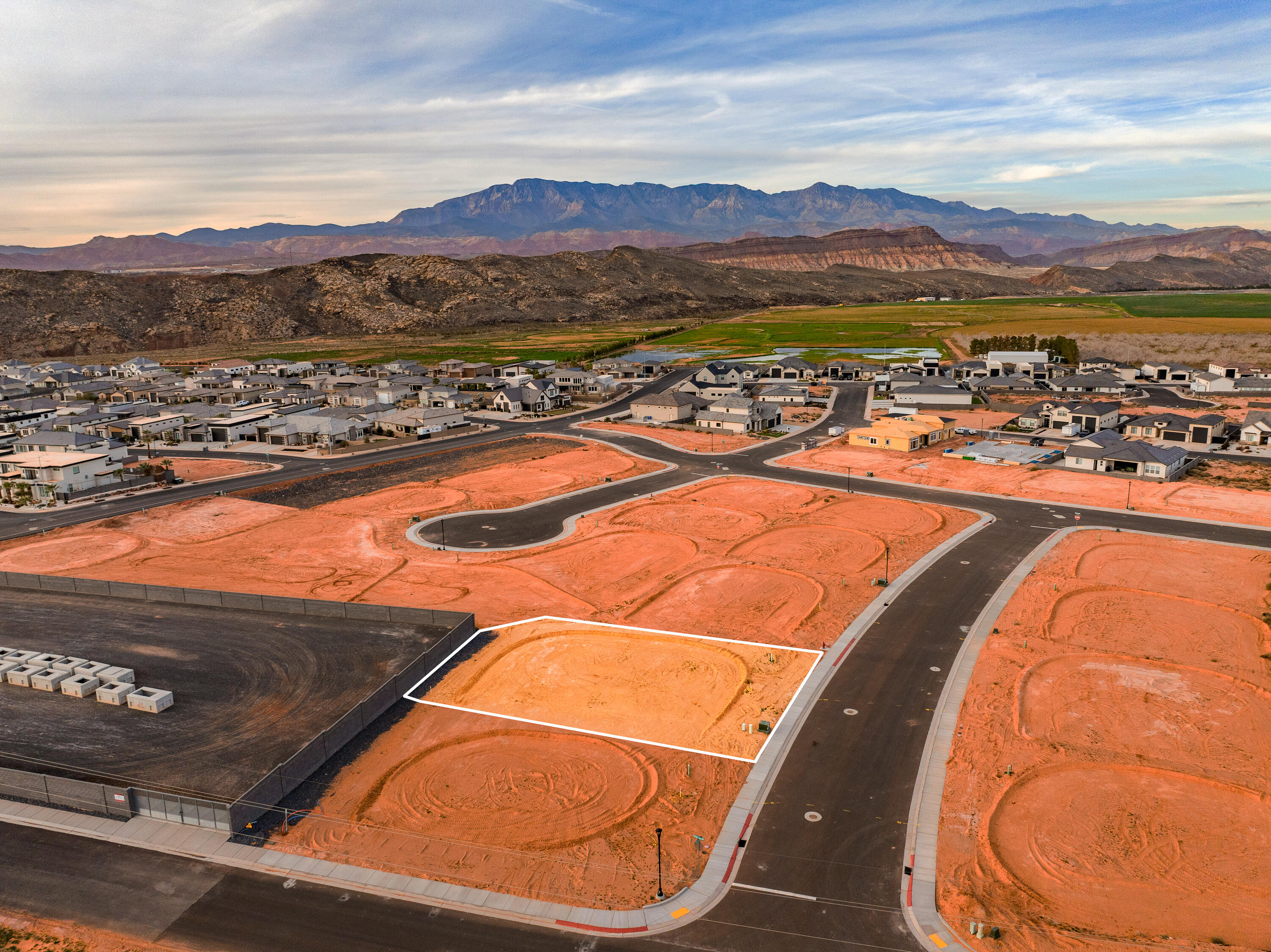 SAND HOLLOW VILLAGE - Land