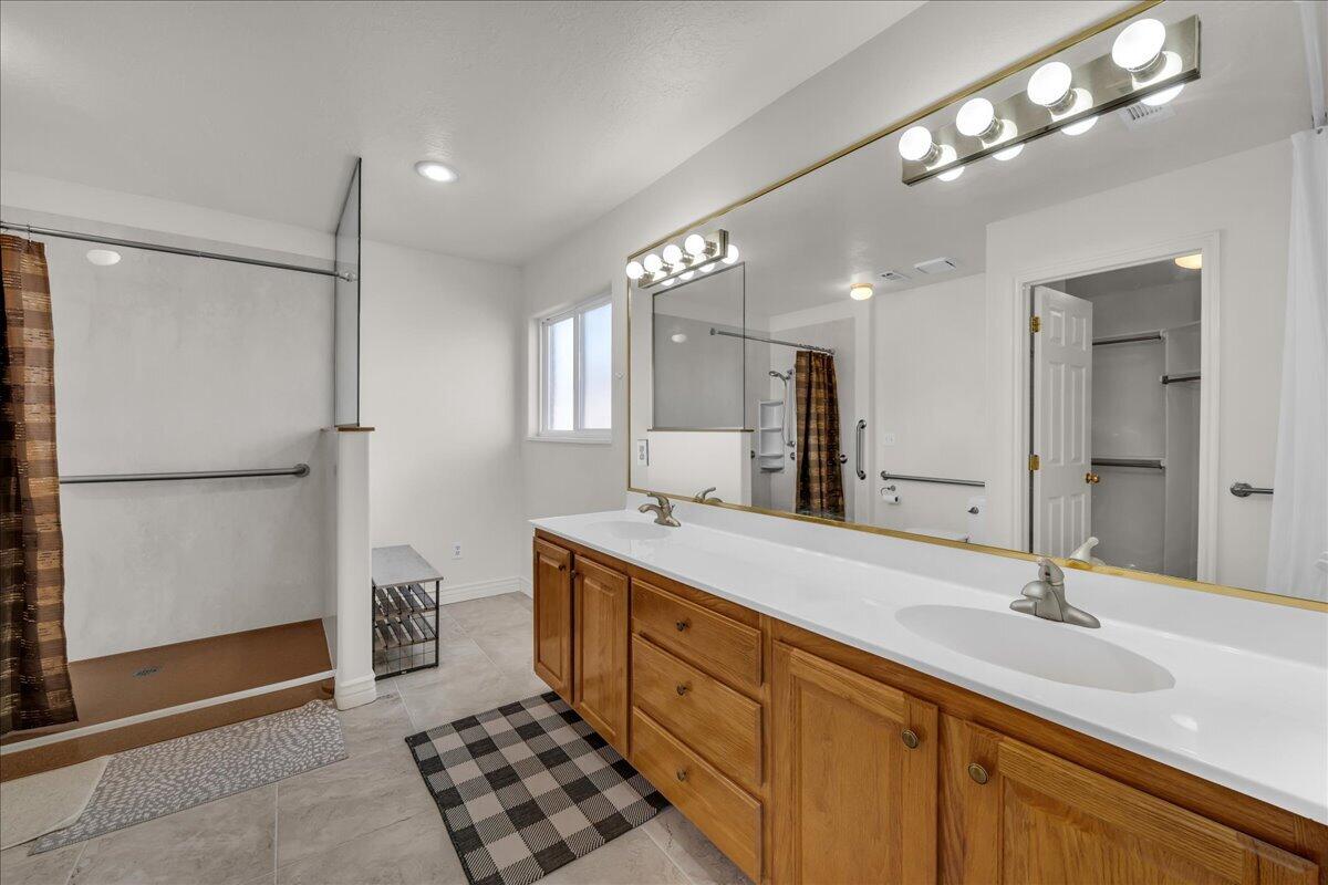 MEADOW CREEK ESTATES - Residential