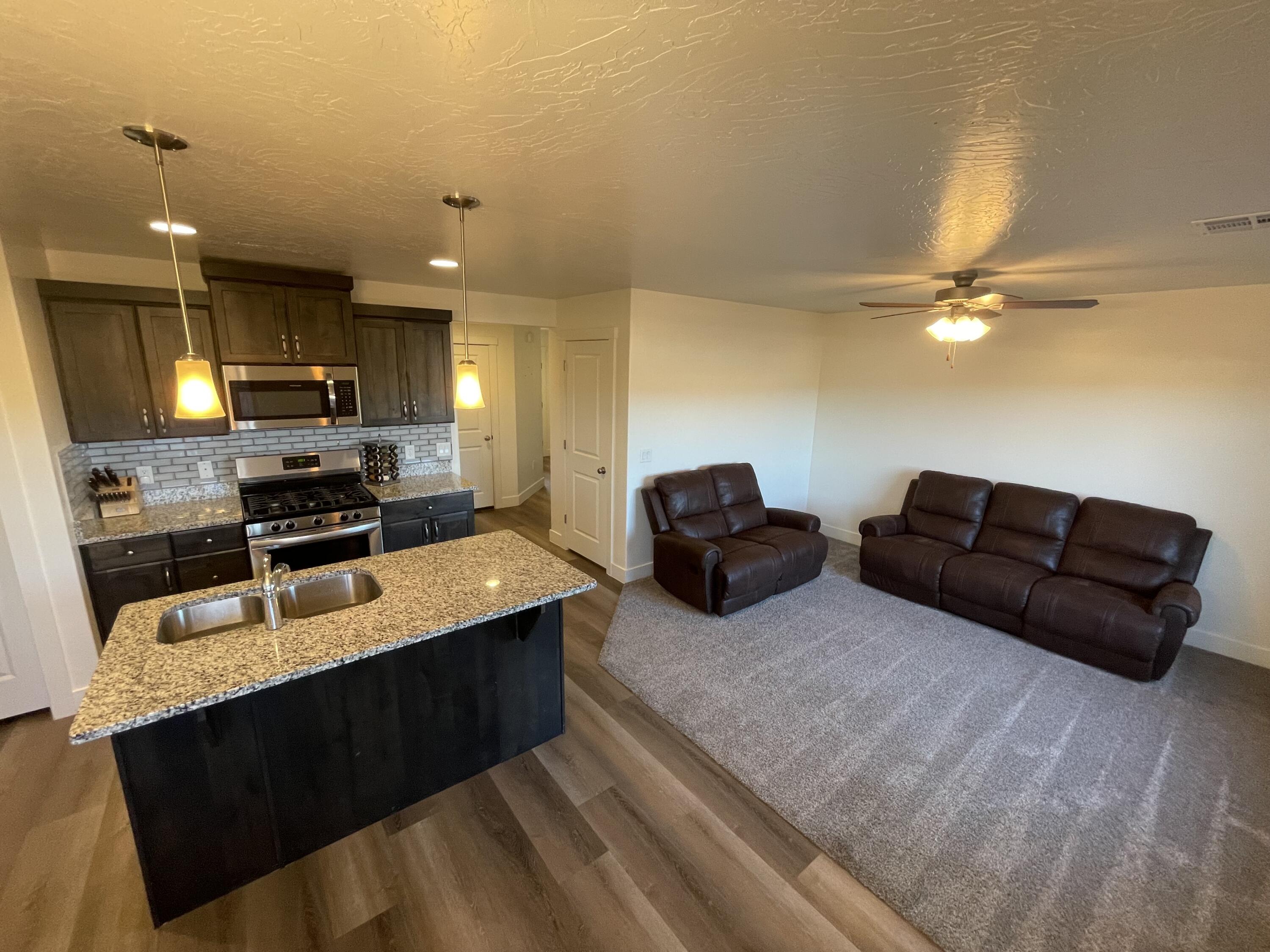 DESERT BLUFF AT DESERT CANYONS TOWNHOMES - Residential