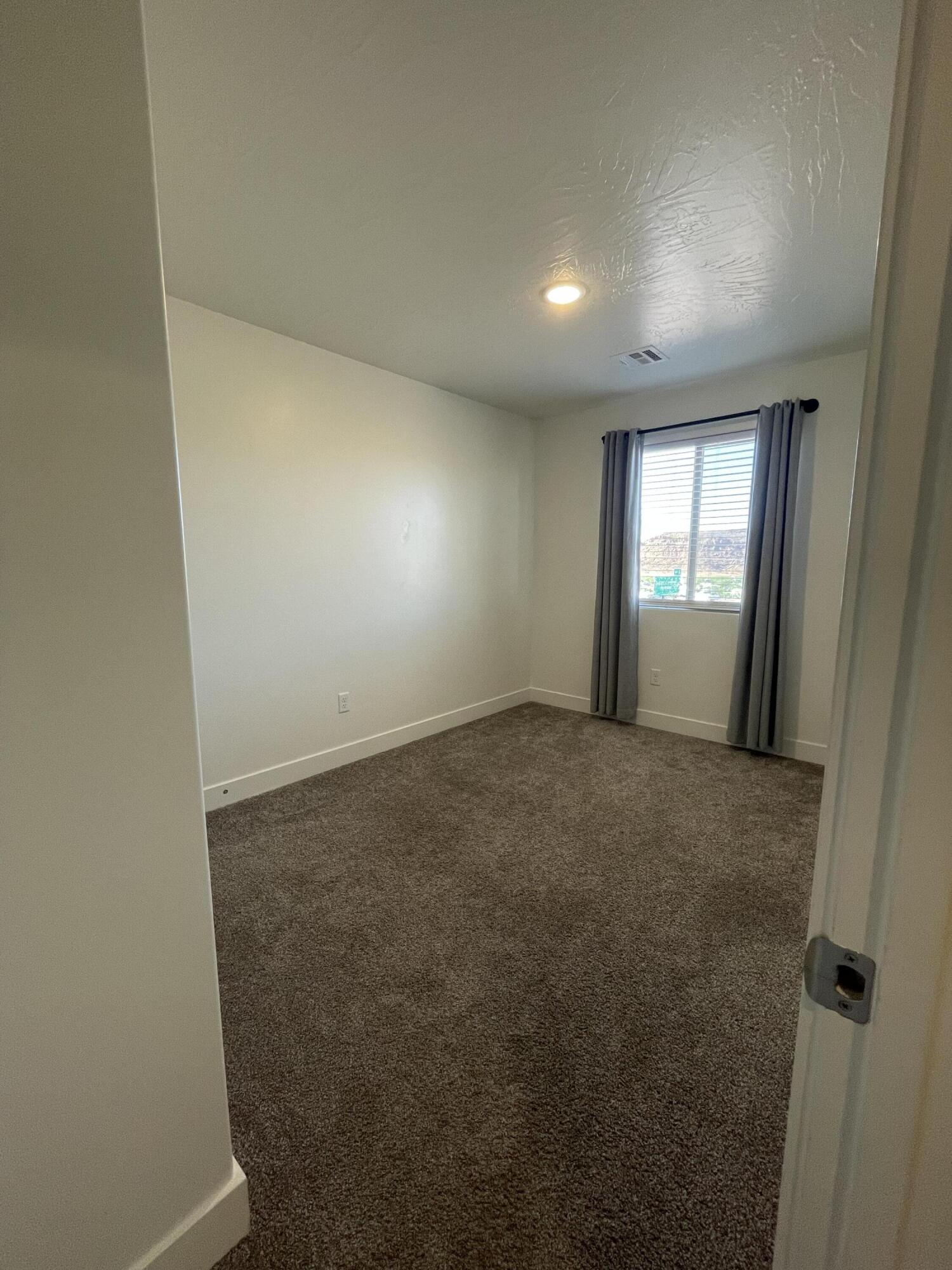 DESERT BLUFF AT DESERT CANYONS TOWNHOMES - Residential