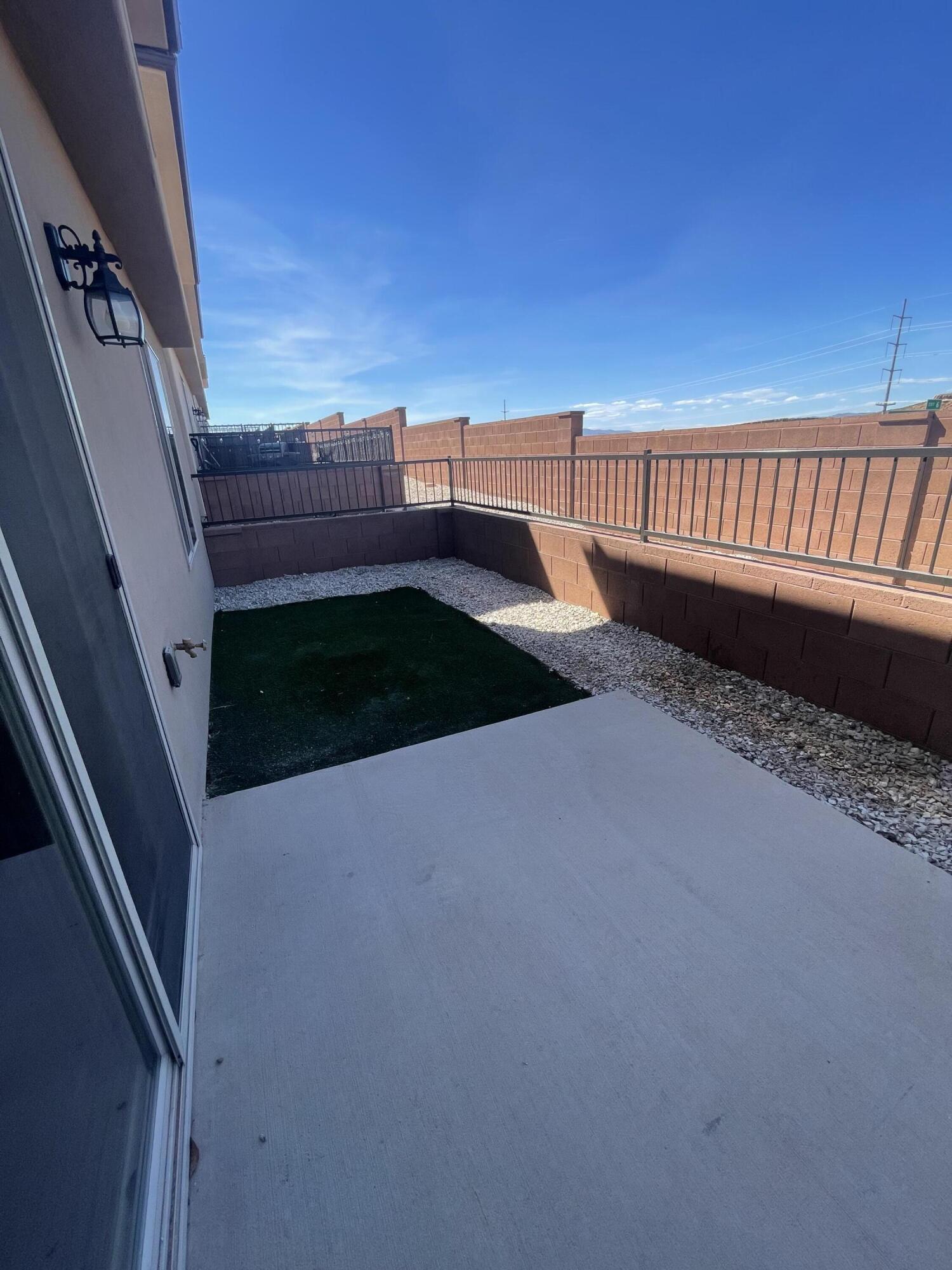 DESERT BLUFF AT DESERT CANYONS TOWNHOMES - Residential