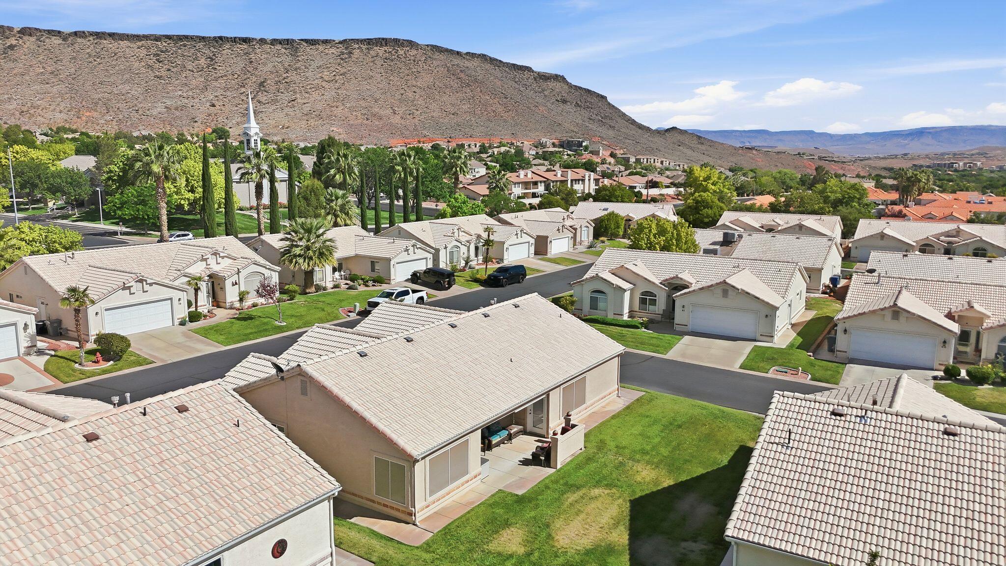 WEST SPRINGS TOWNHOMES - Residential