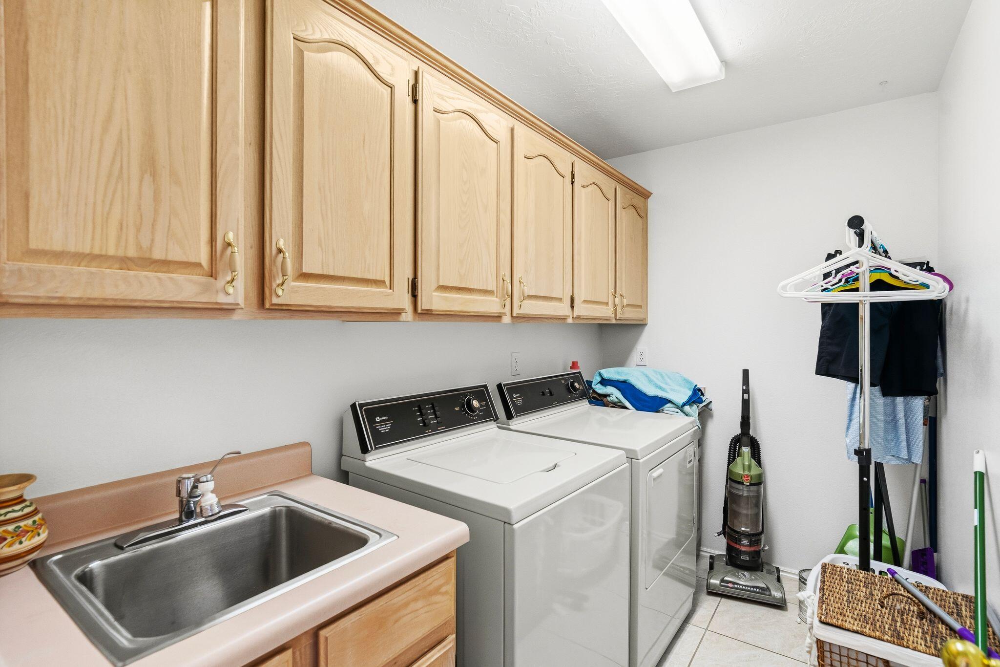 WEST SPRINGS TOWNHOMES - Residential