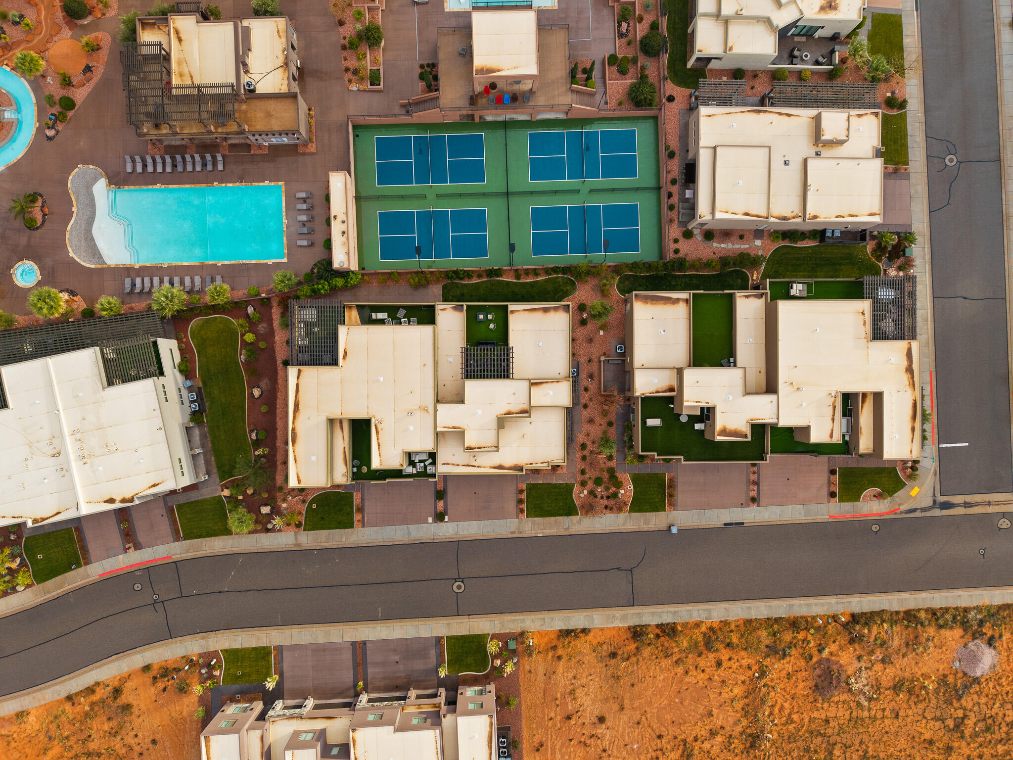 10 DIAGONAL CONDOS - Residential