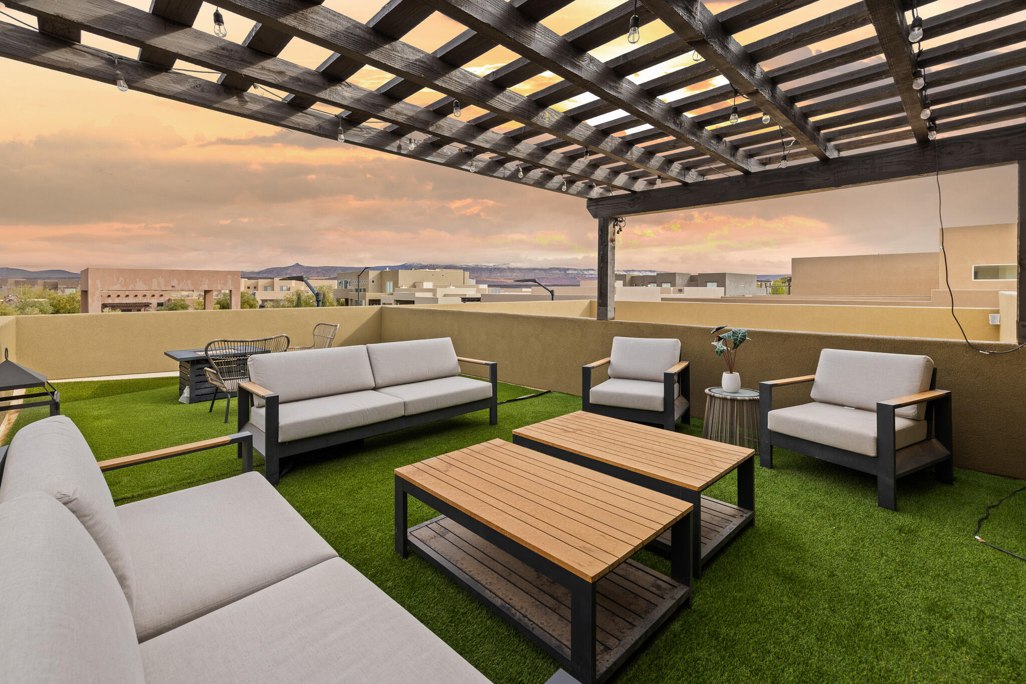 10 DIAGONAL CONDOS - Residential