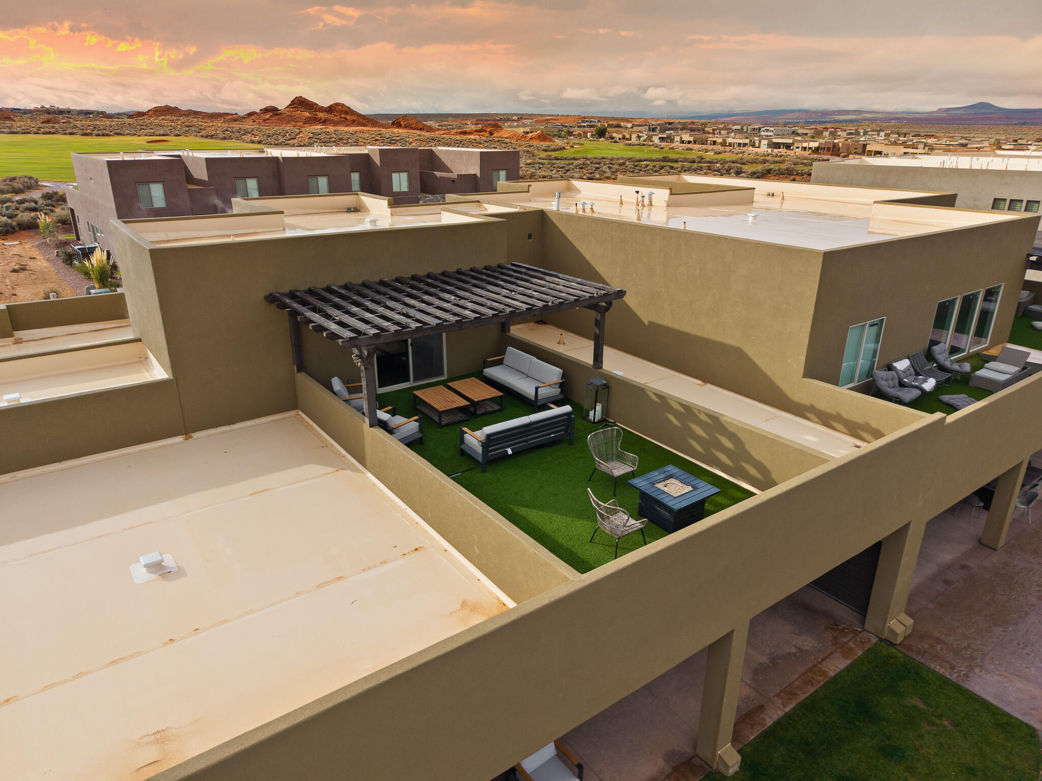 10 DIAGONAL CONDOS - Residential