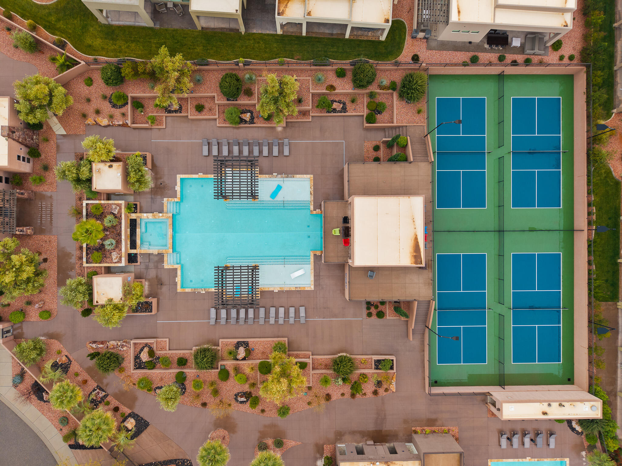 10 DIAGONAL CONDOS - Residential