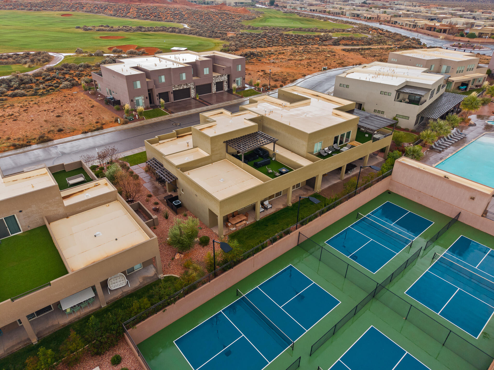 10 DIAGONAL CONDOS - Residential