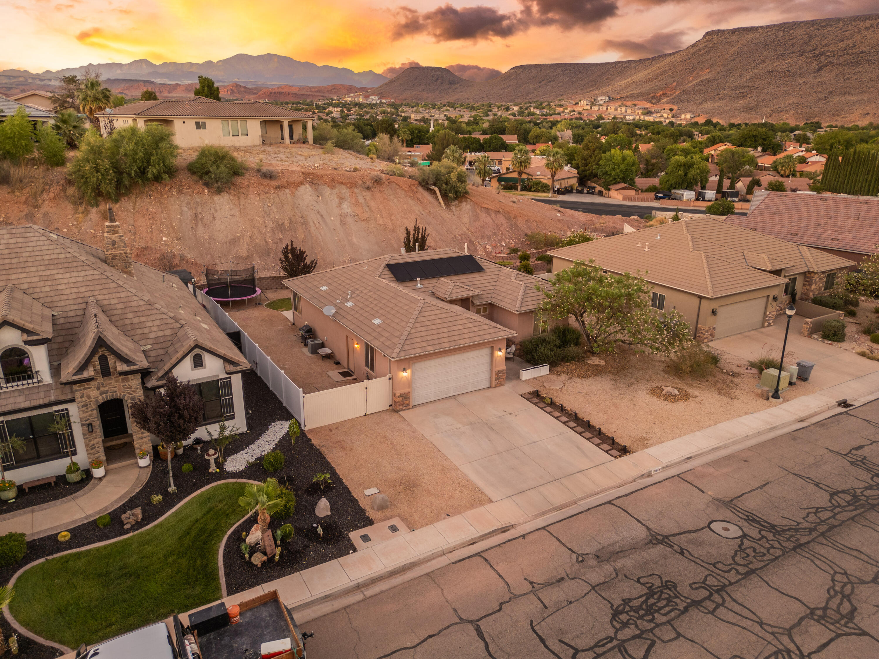 OVERLOOK AT GREEN VALLEY - Residential
