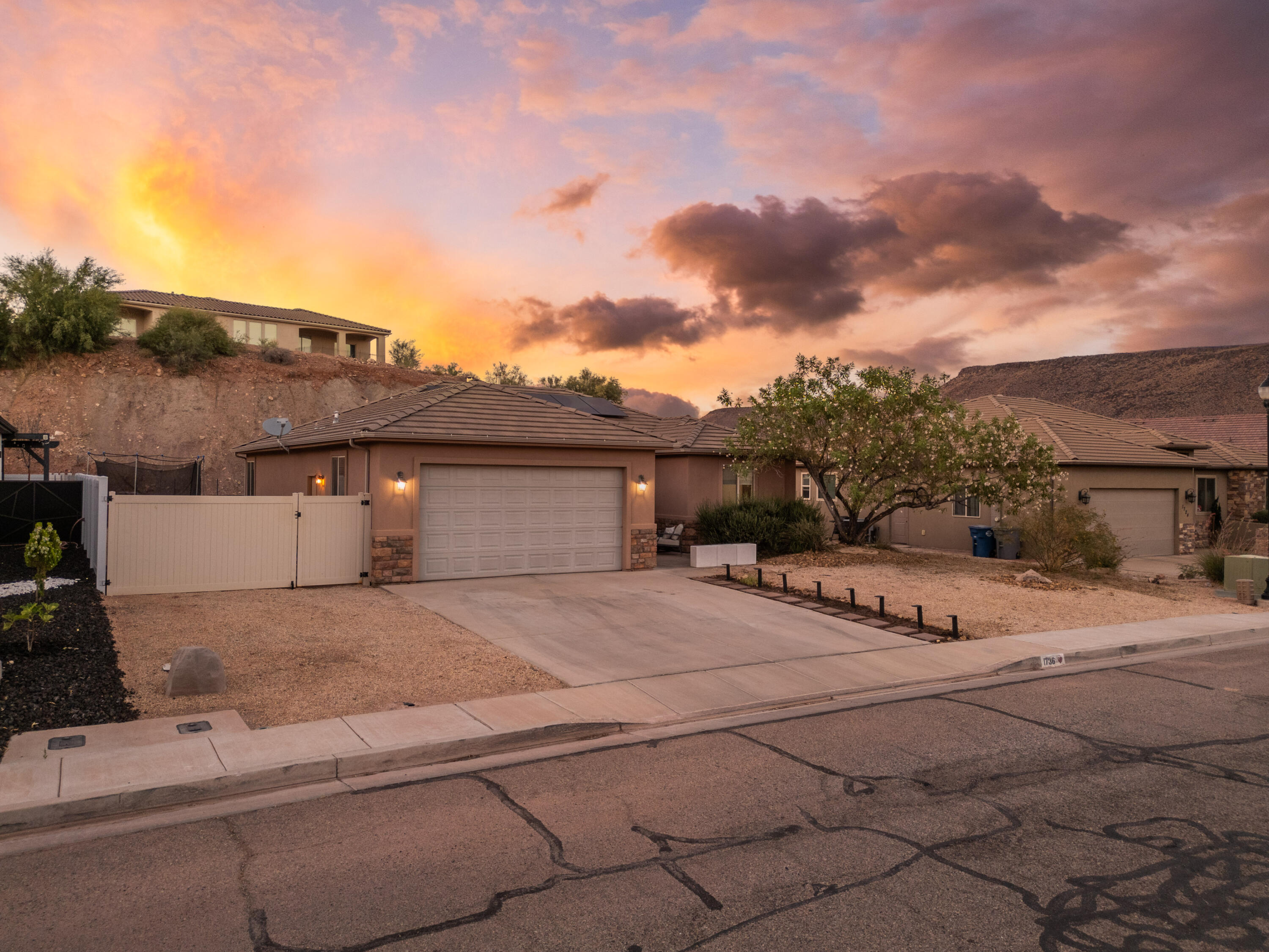 OVERLOOK AT GREEN VALLEY - Residential