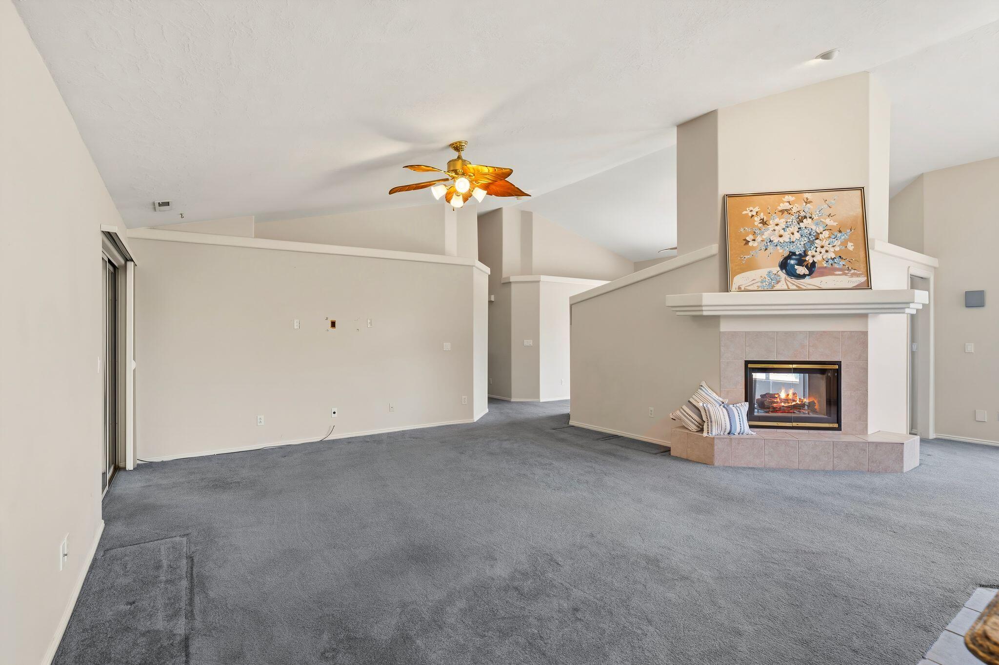 SUNSET PLATEAU - Residential