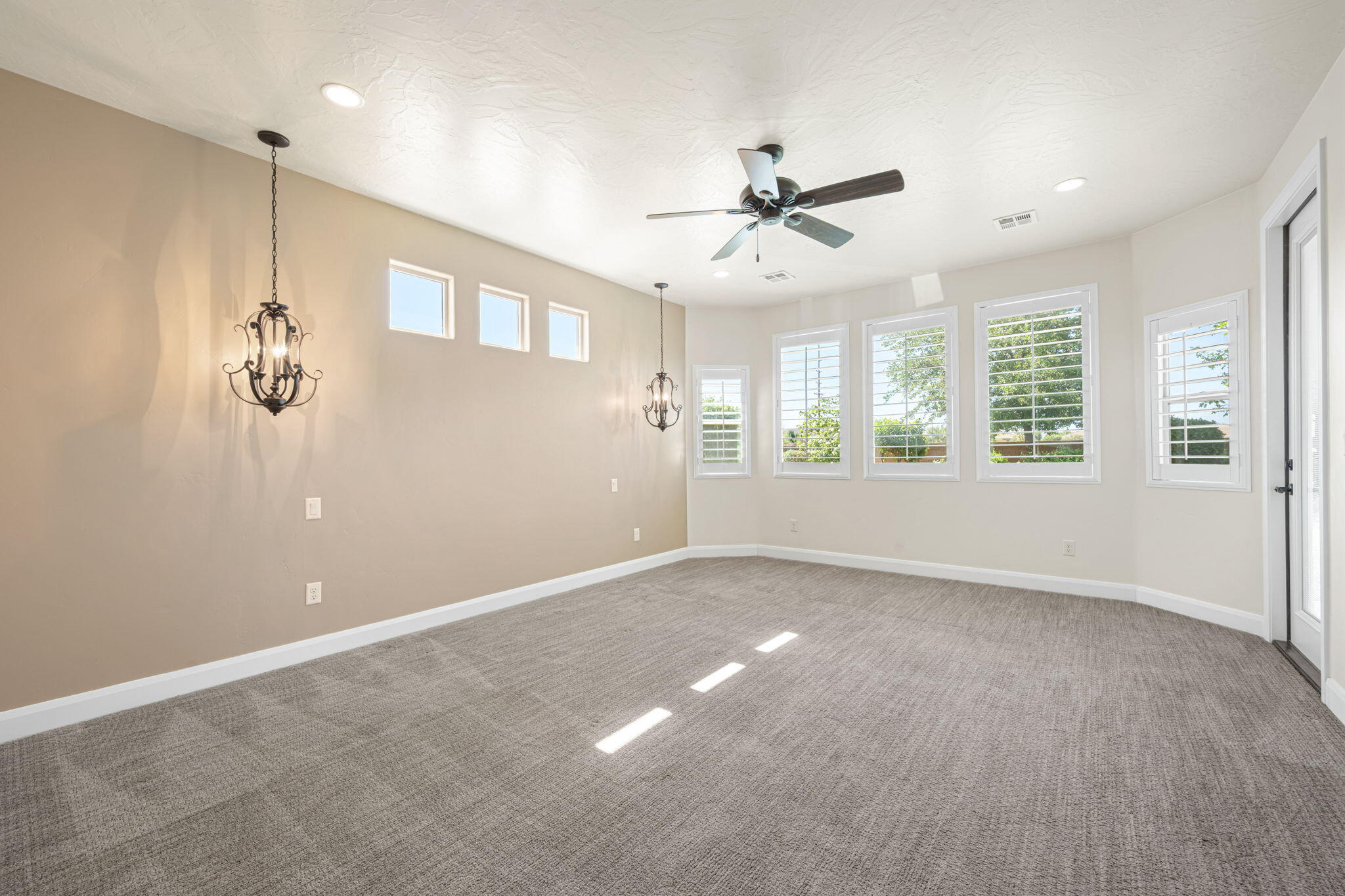ROADRUNNER RIDGE - Residential