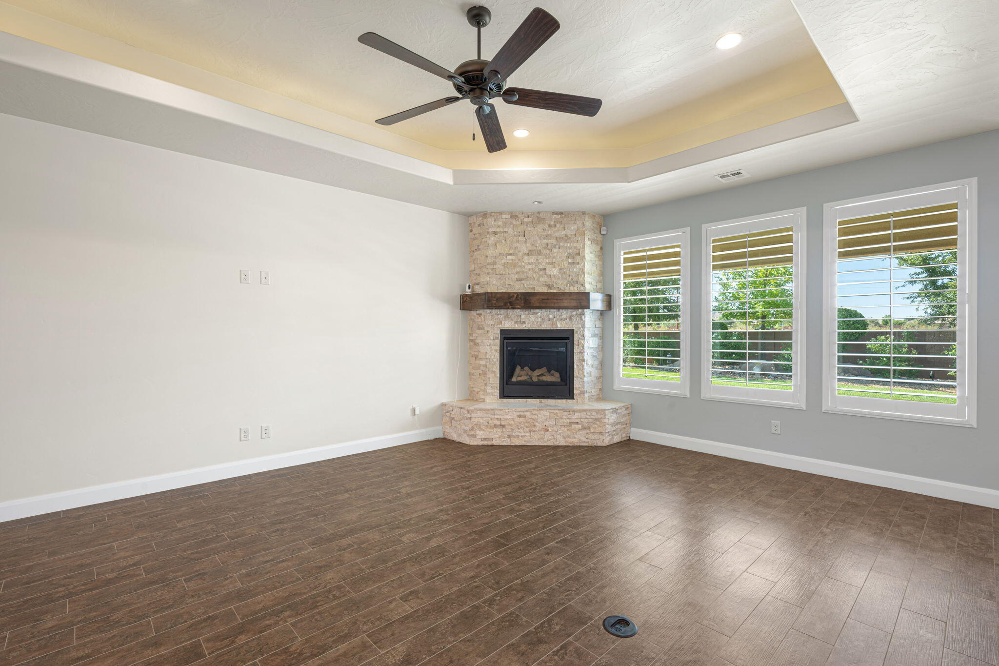 ROADRUNNER RIDGE - Residential