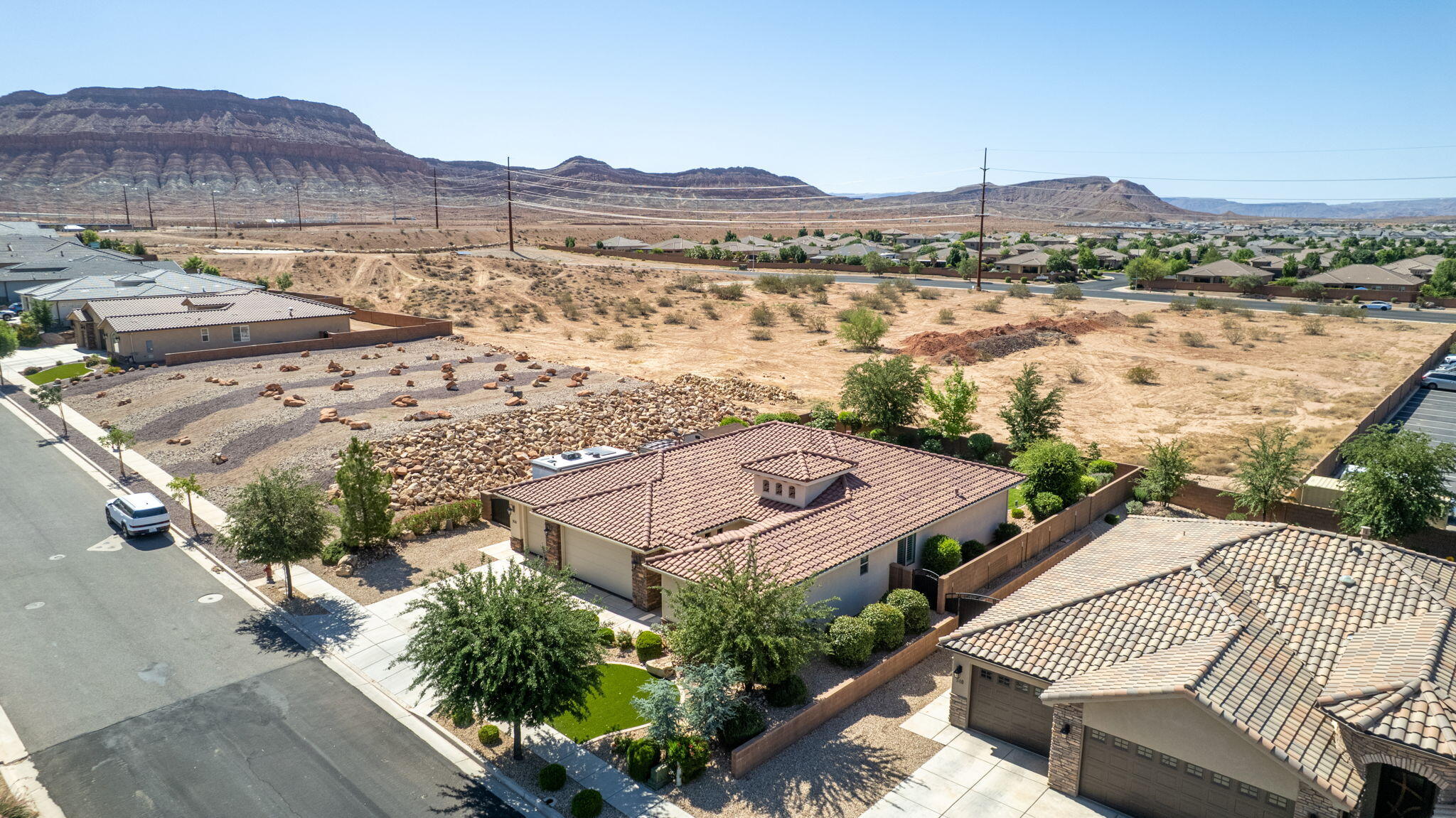 ROADRUNNER RIDGE - Residential